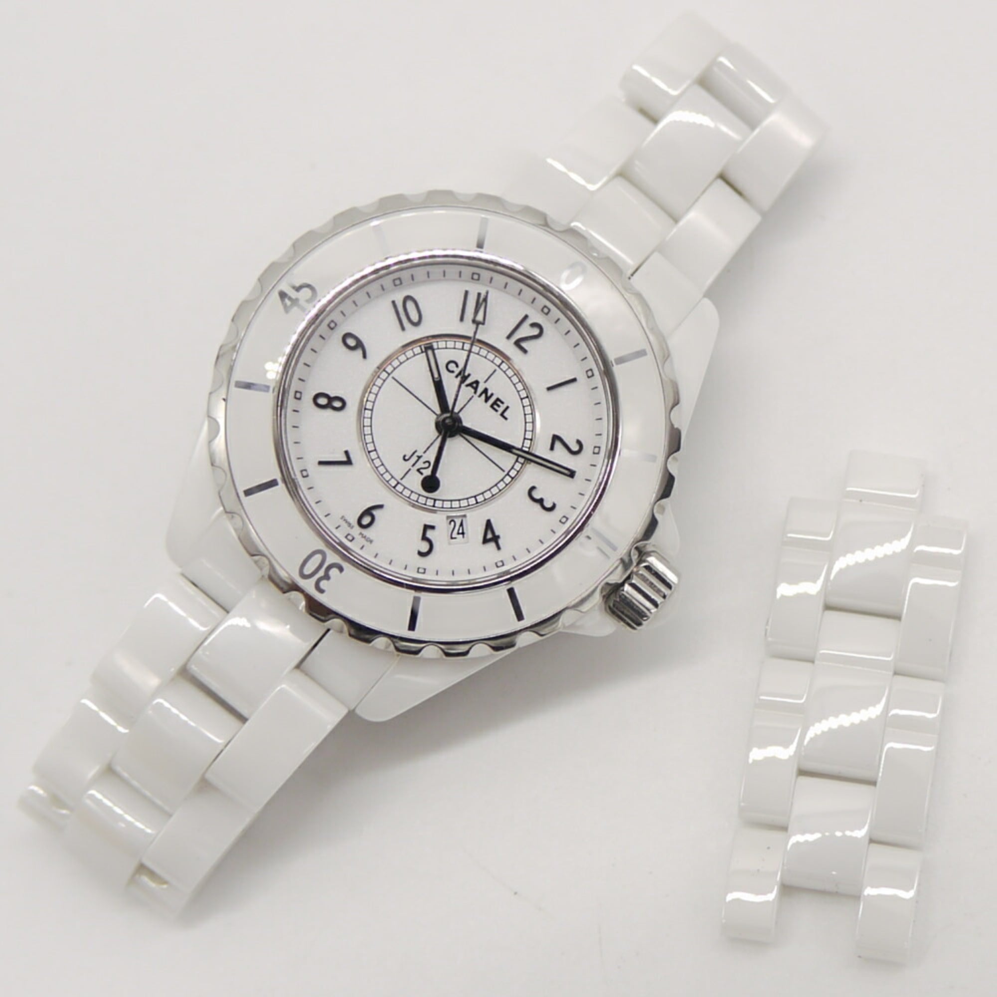 CHANEL J12 quartzhorloge van wit keramiek met wijzerplaat H0968