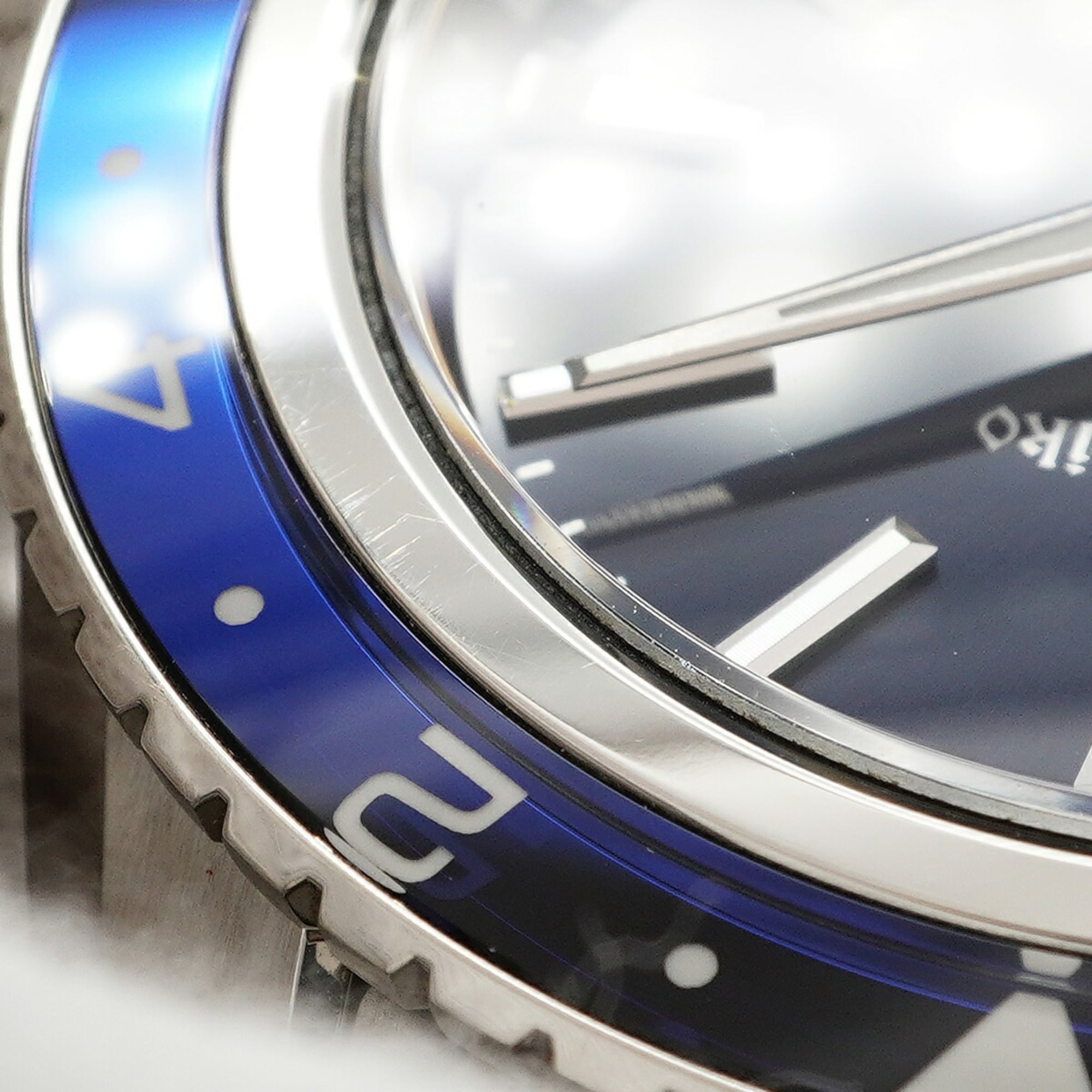 Grand Seiko SBGJ237 9S86-00K0 herenhorloge met marineblauwe wijzerplaat