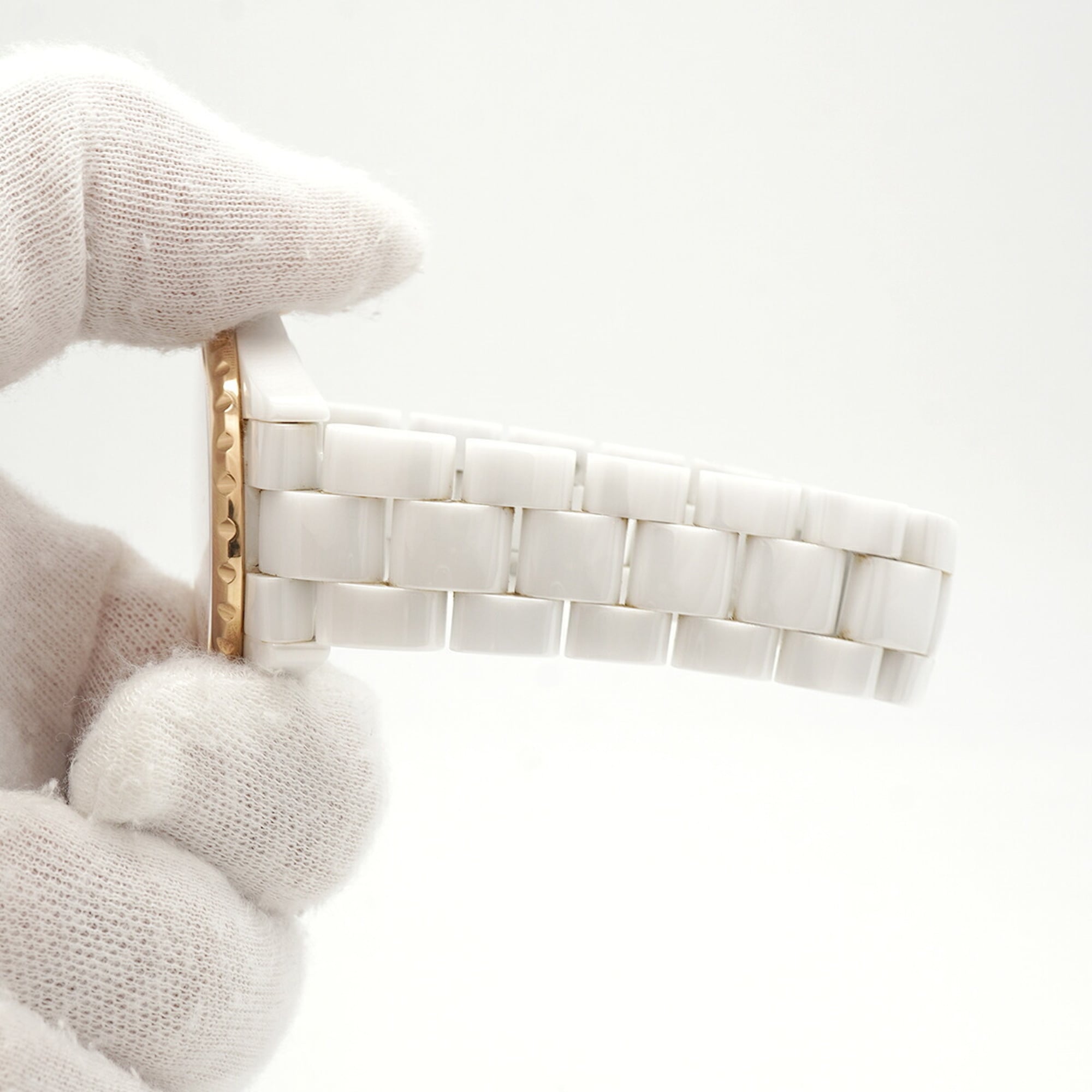 Montre Chanel J12-365 Diamond H3843 Blanc, cadran de 37 mm
