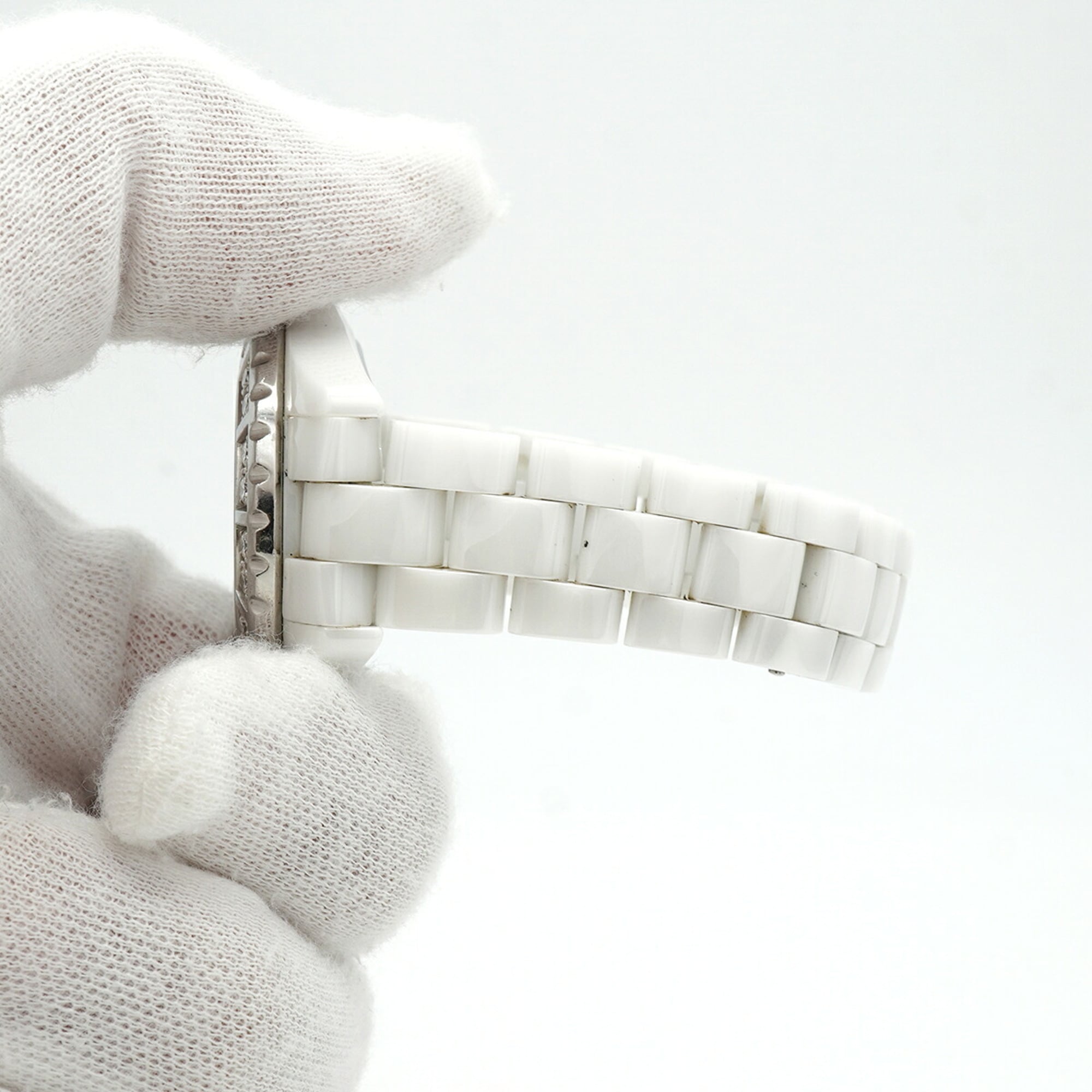 Montre Chanel J12 Diamond H2429 Blanc Cadran 33 mm