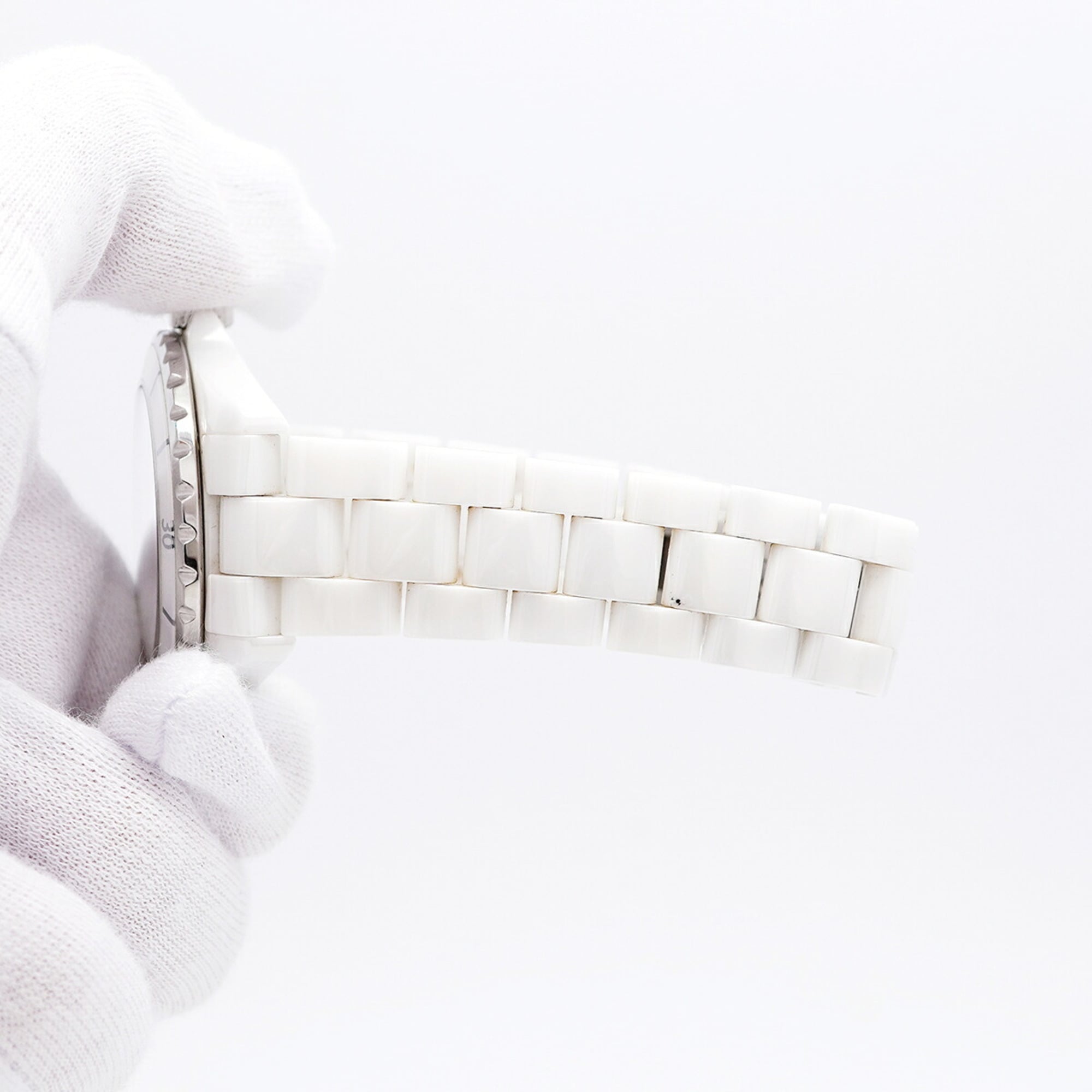 Chanel J12 H0970 White Dial 39mm Watch