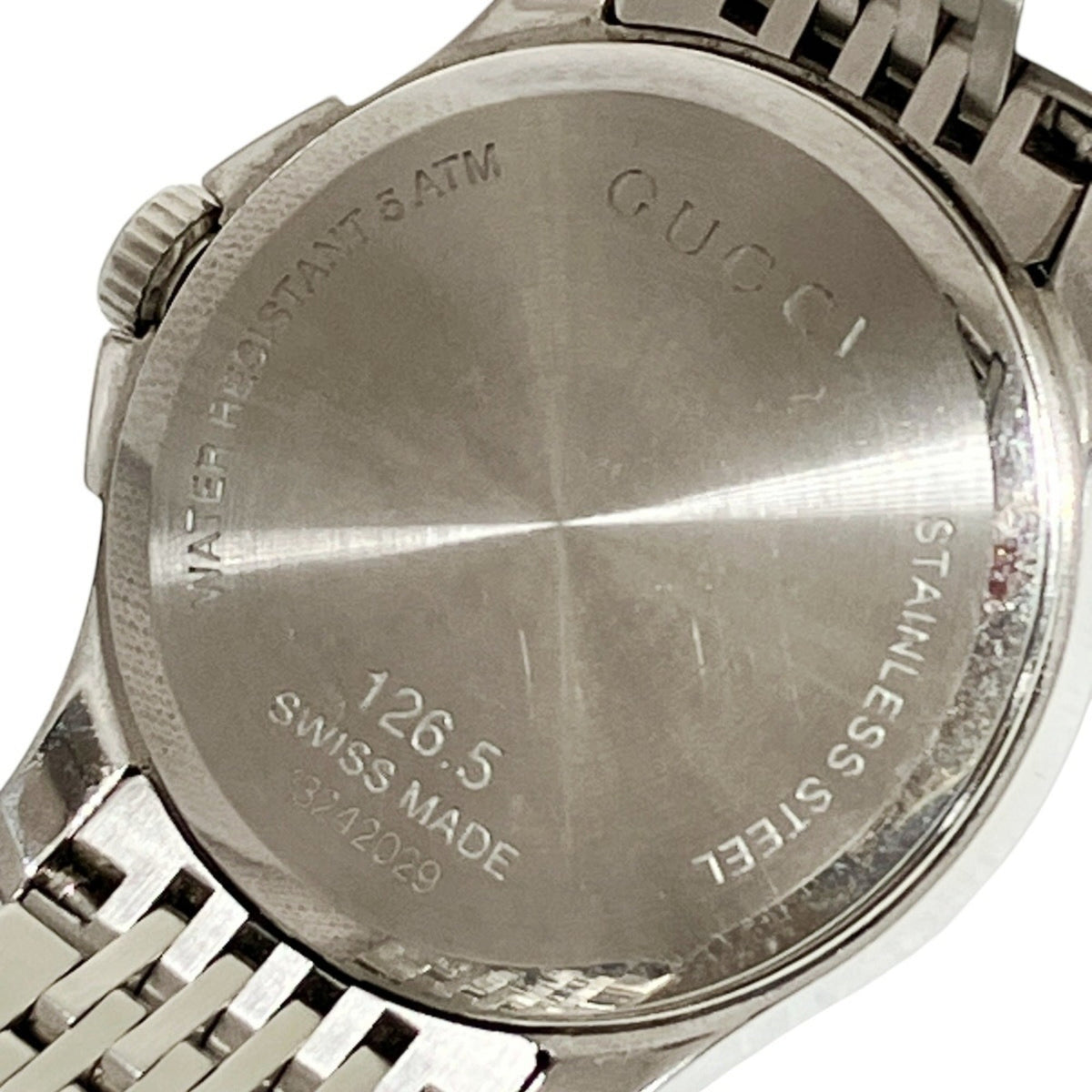 Gucci G-Timeless 126.5 horloge met zwarte wijzerplaat, 27 mm