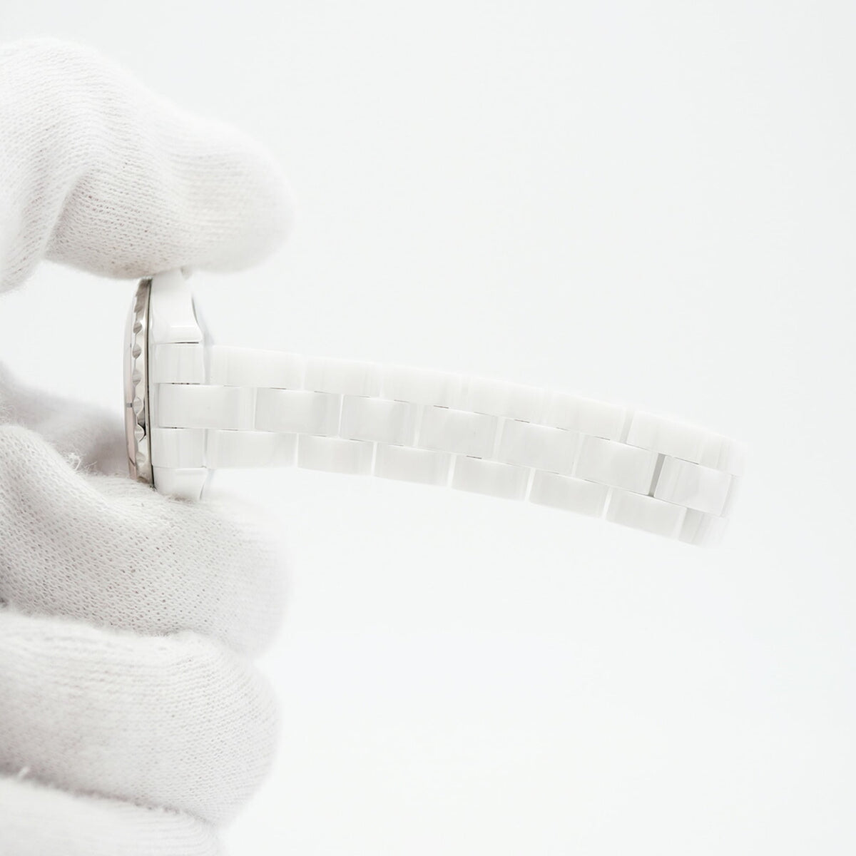 Chanel J12 8P Diamond H4466 White Dial 28mm Watch
