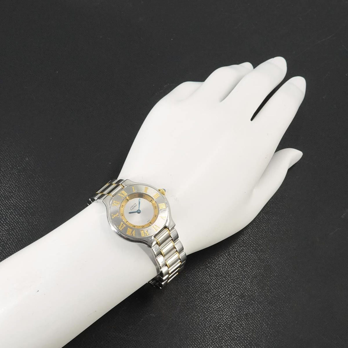 Cartier Must 21 Vingt-et-un W10072R6 horloge met zilveren wijzerplaat, 31 mm