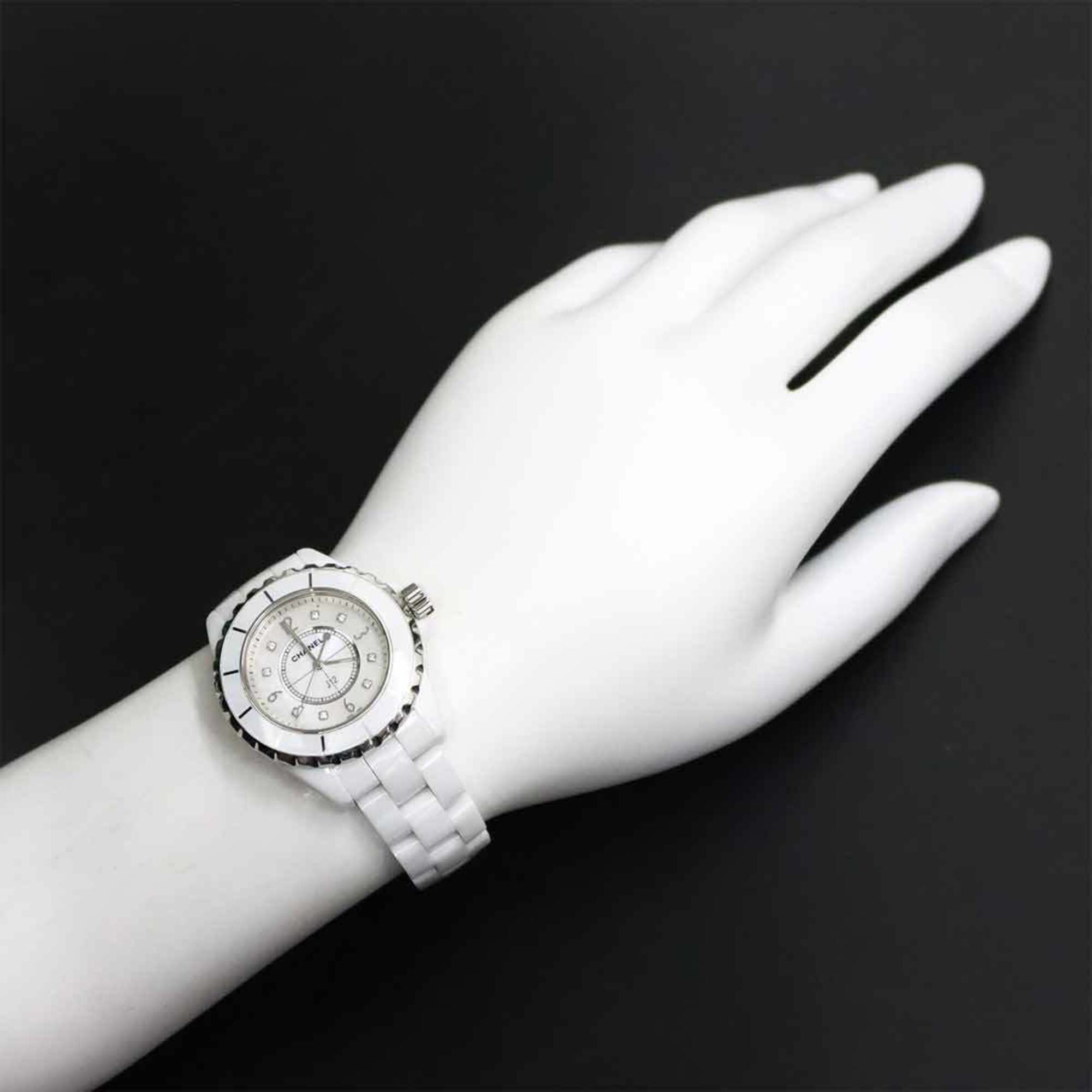 Chanel J12 33mm H2422 White shell Dial 34mm Watch