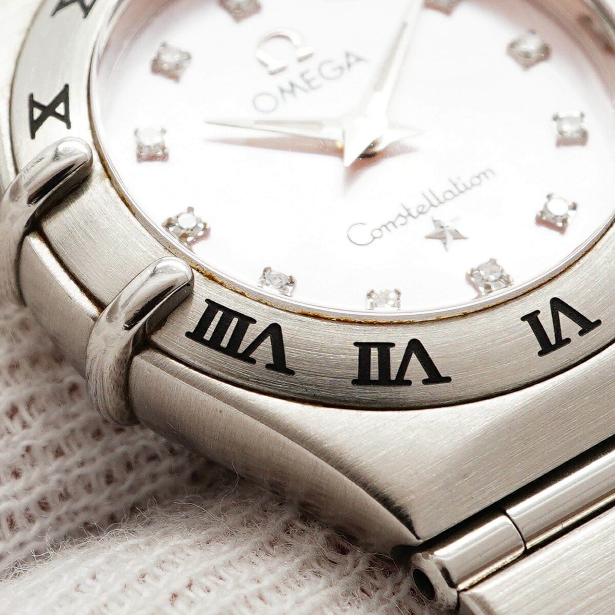 Omega Constellation 1562.65 Damenuhr mit Rosa Zifferblatt