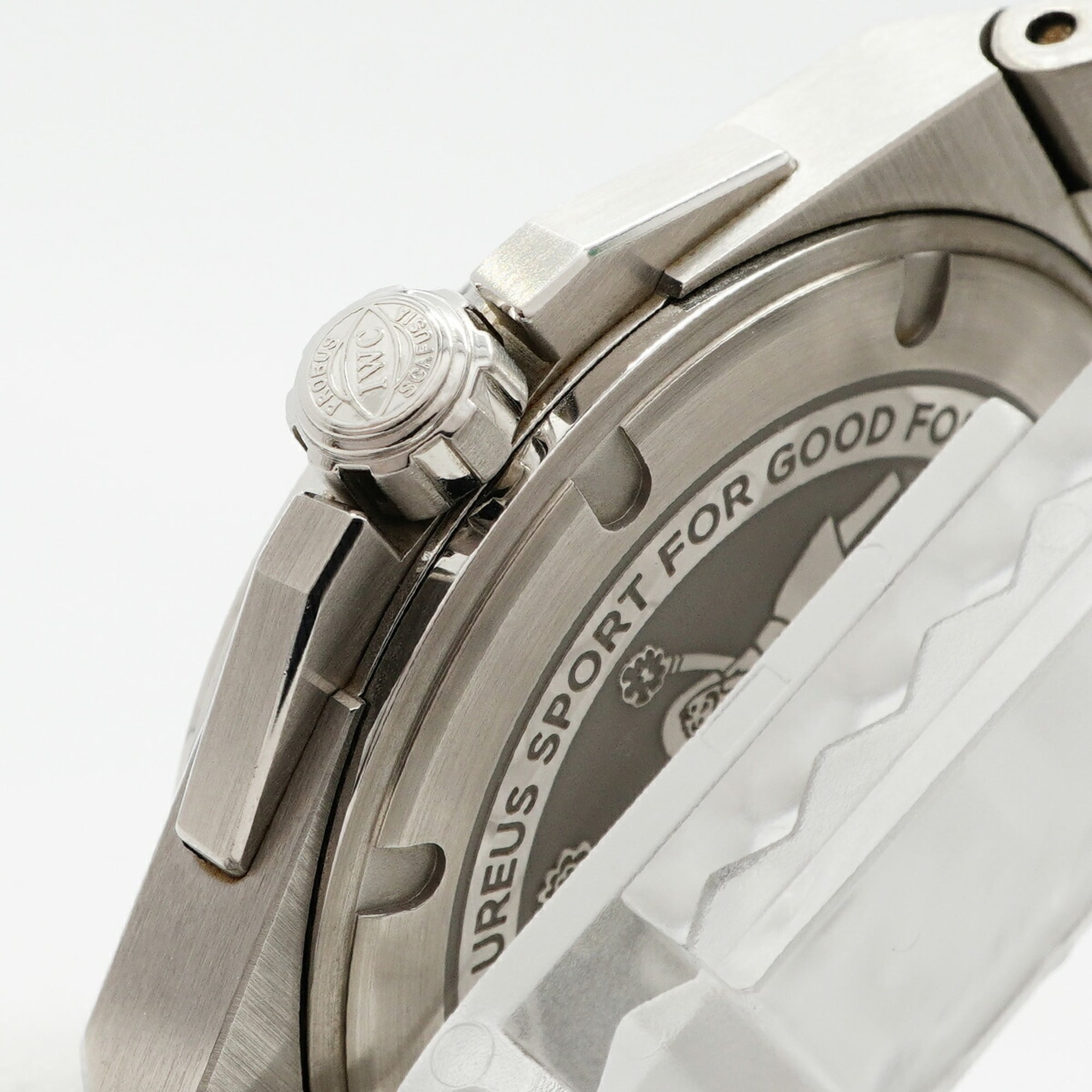 IWC Schaffhausen Ingenieur Laureus Sport for Good, gelimiteerde oplage van 1500 stuks wereldwijd, IW323909, herenhorloge met blauwe wijzerplaat