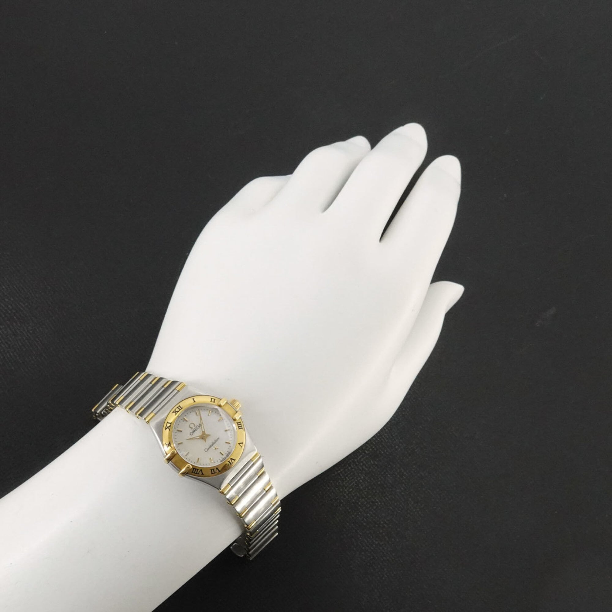 Omega Constellation 1362 70 White Dial 22mm Watch