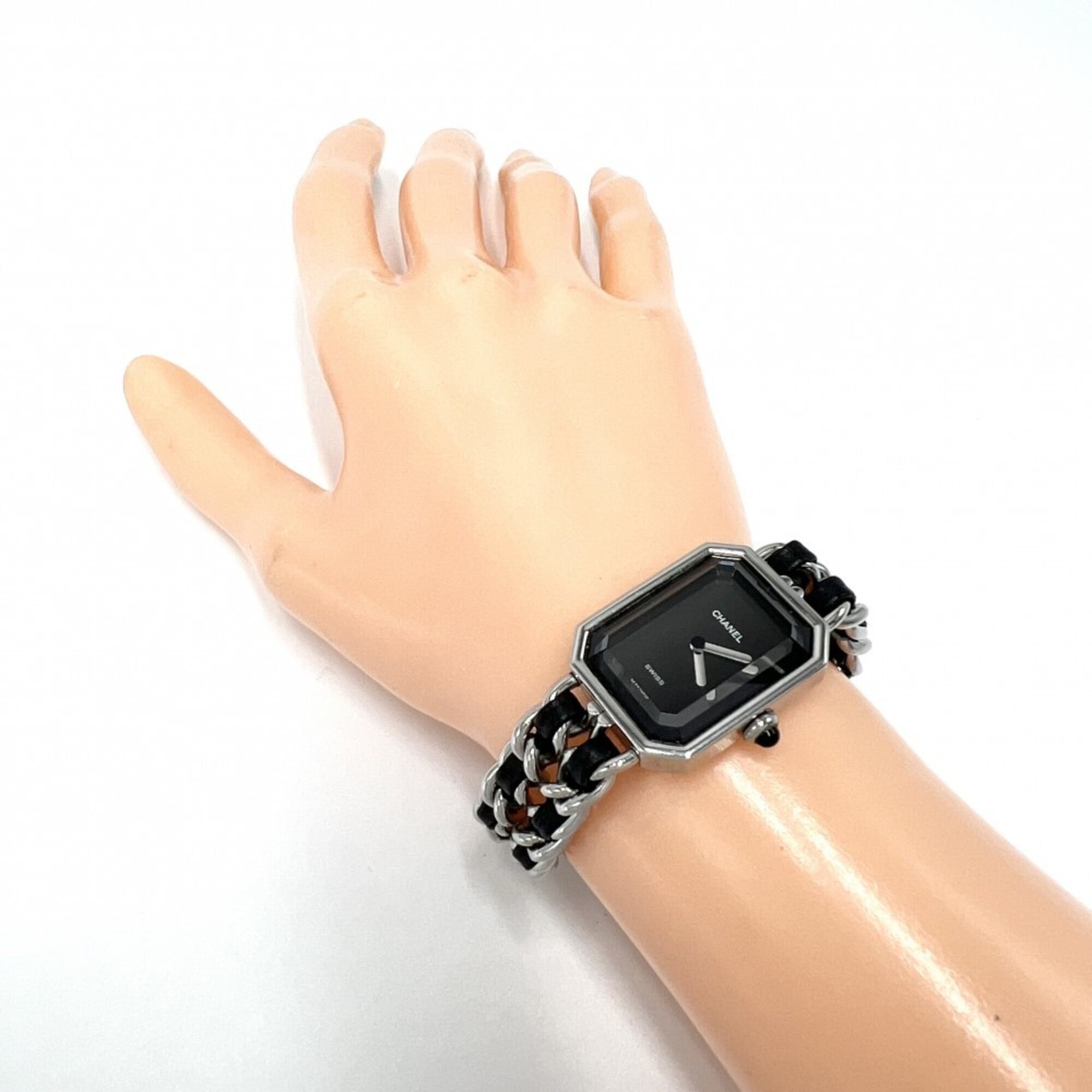 Chanel Premiere L GZl1j82l Black Dial 20mm Watch