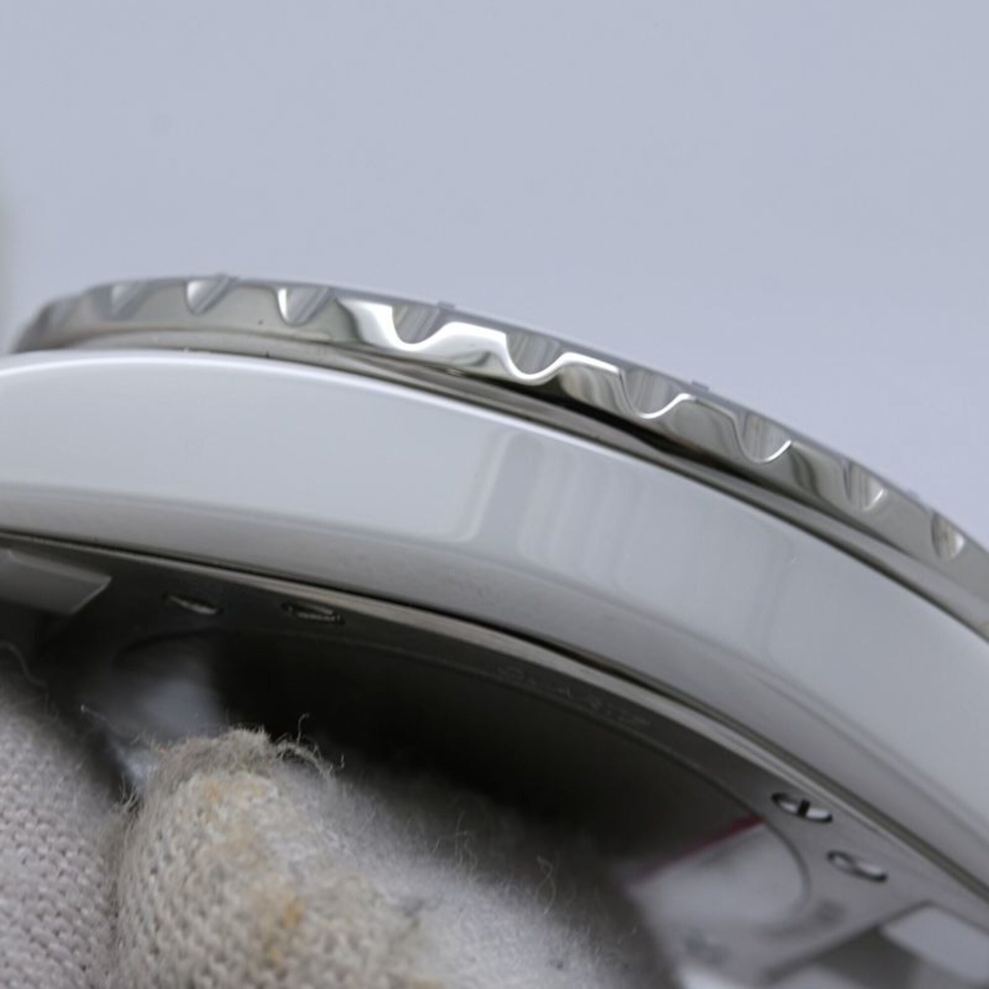 Chanel J12 H2422 White Dial Ceramic, Stainless steel 33mm Watch