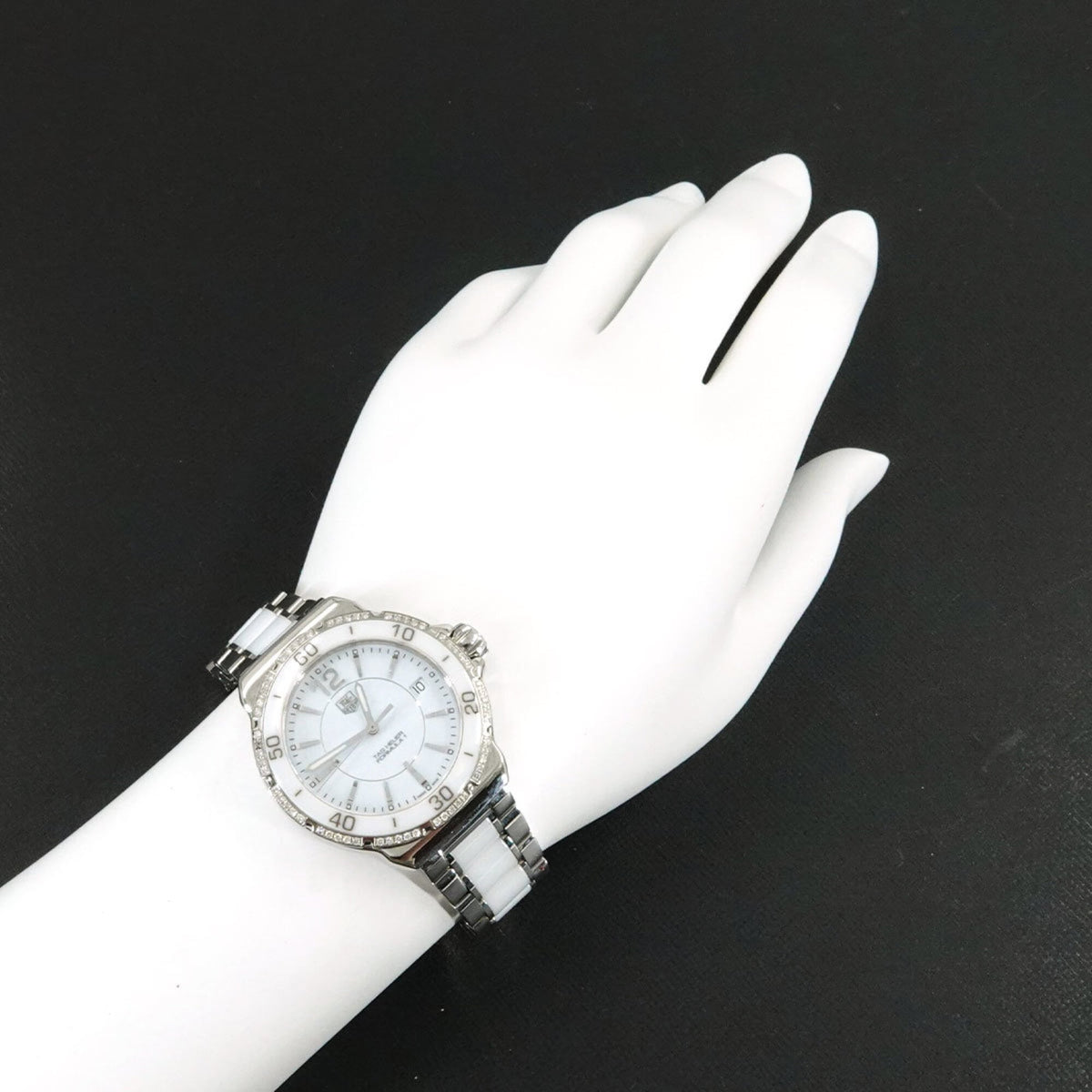 Montre TAG Heuer Formula WAH1213 Blanc cadran 34 mm