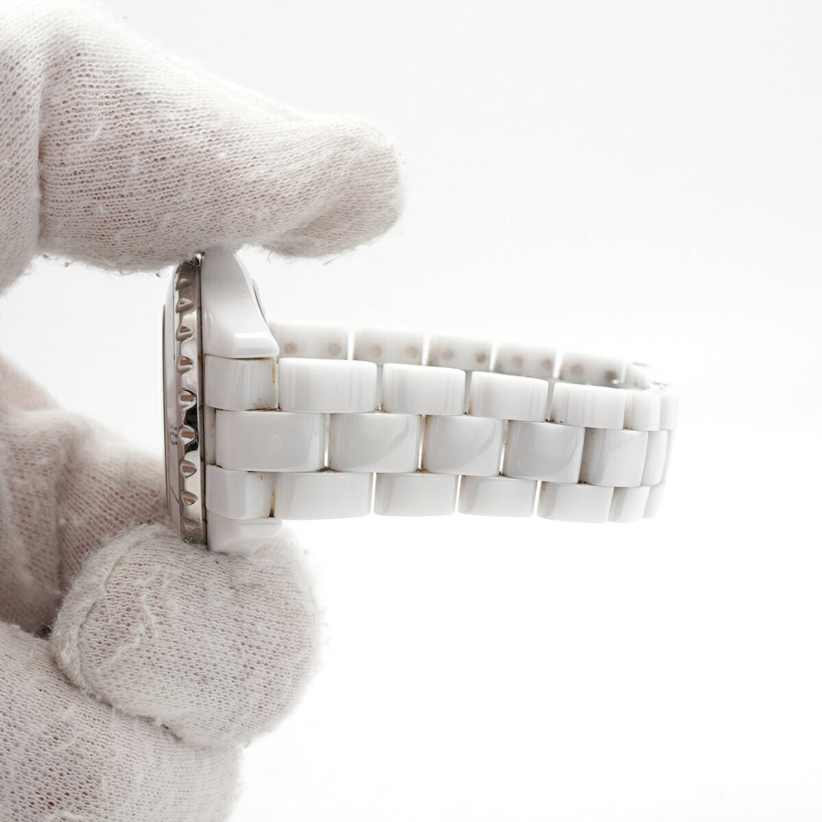 Chanel J12 12P Diamond H1628 White Dial 33mm Watch
