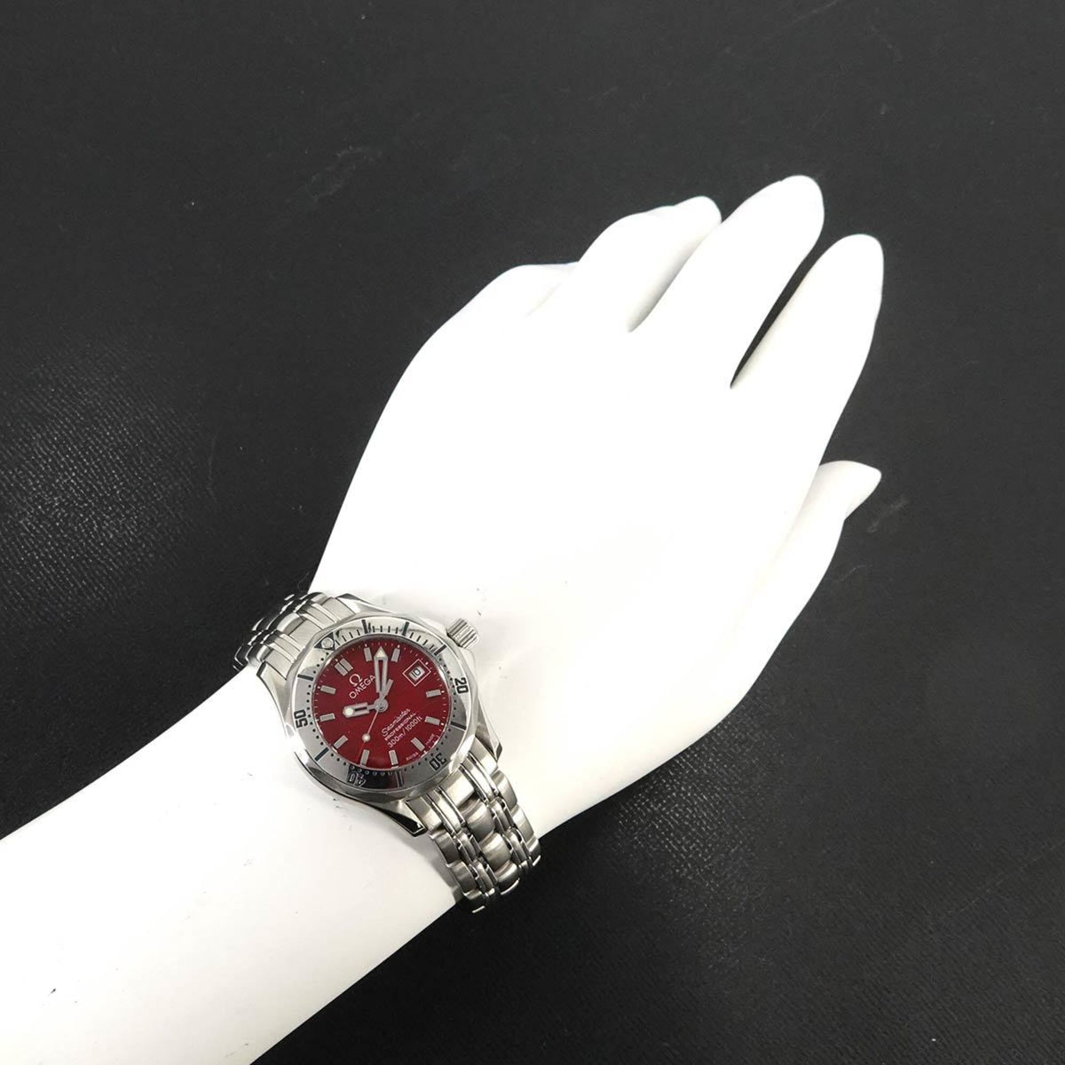Omega Seamaster 300 Professional 2582 61 Red color Dial 28mm Watch
