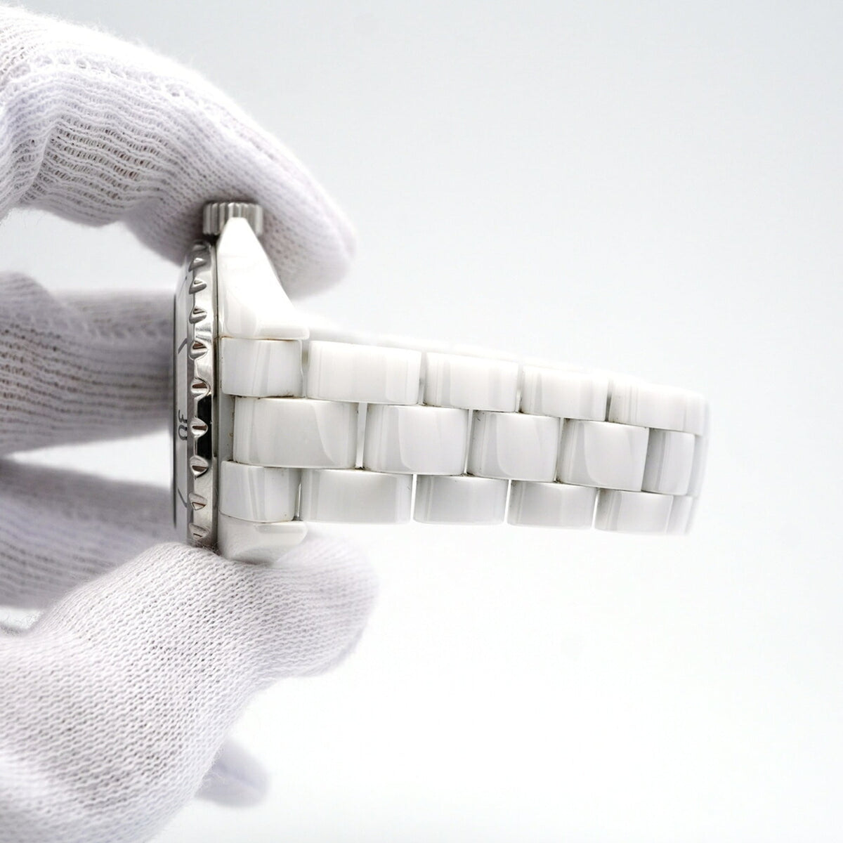 Chanel J12 12P Diamond H1628 White Dial 34mm Watch