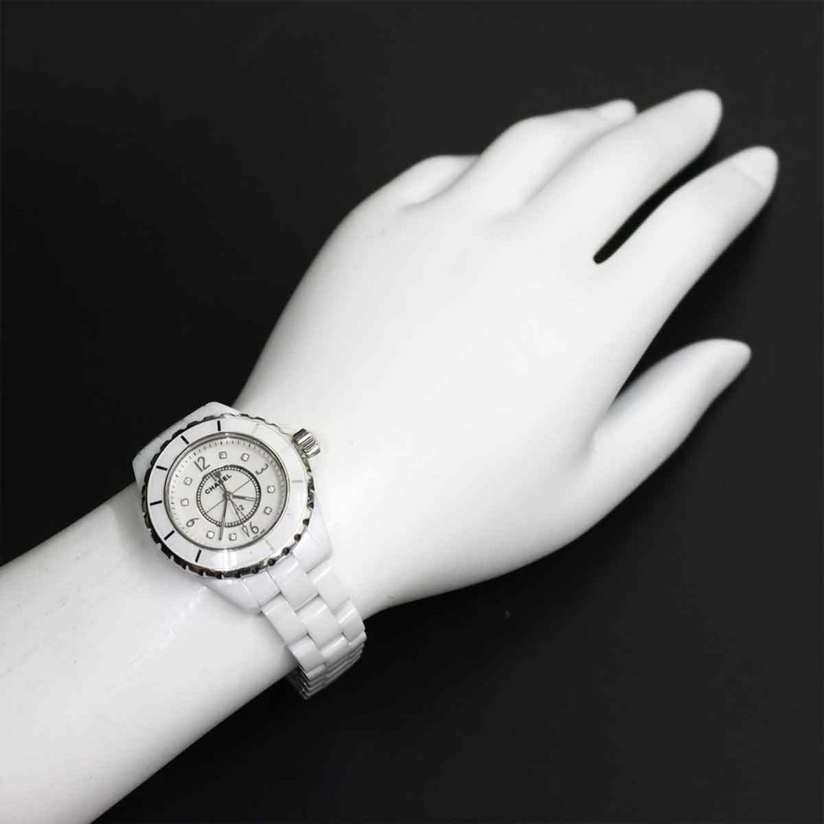 Chanel J12 33 mm H2422 Horloge met witte wijzerplaat en 34 mm kast