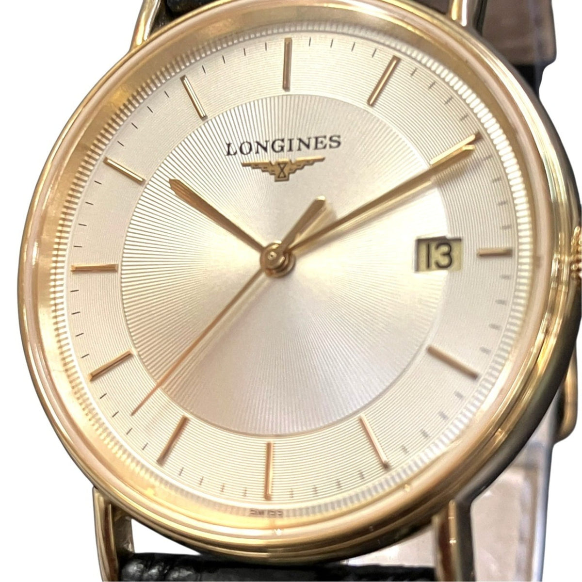 Montre Longines Grand Classique Présence L4.720.2, cadran doré, 31 mm