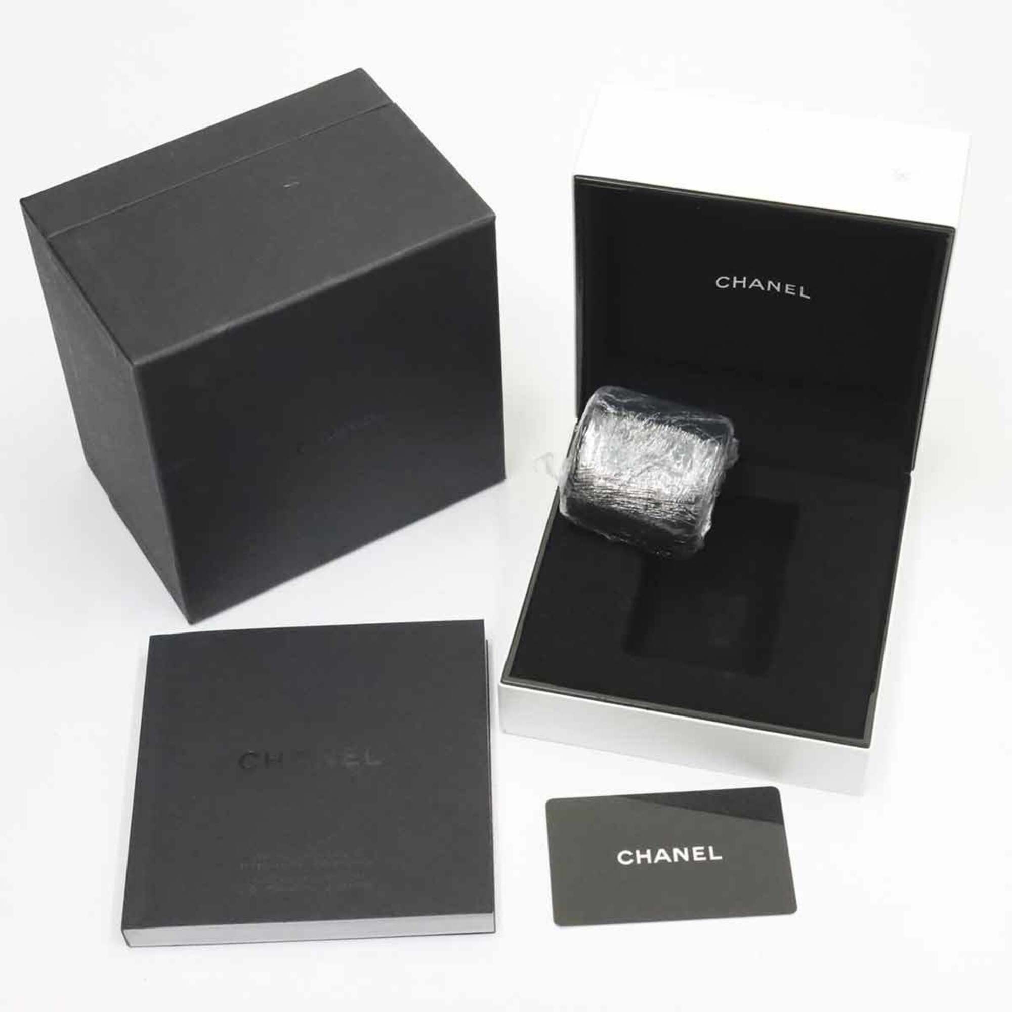 Chanel J12 33mm H2422 White shell Dial 34mm Watch