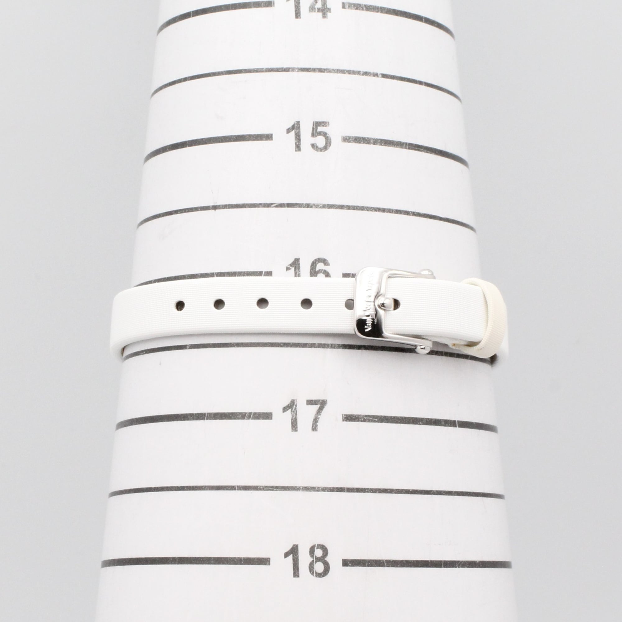 Van Cleef & Arpels Charm VCARO29A00 Silver Dial 25mm Watch