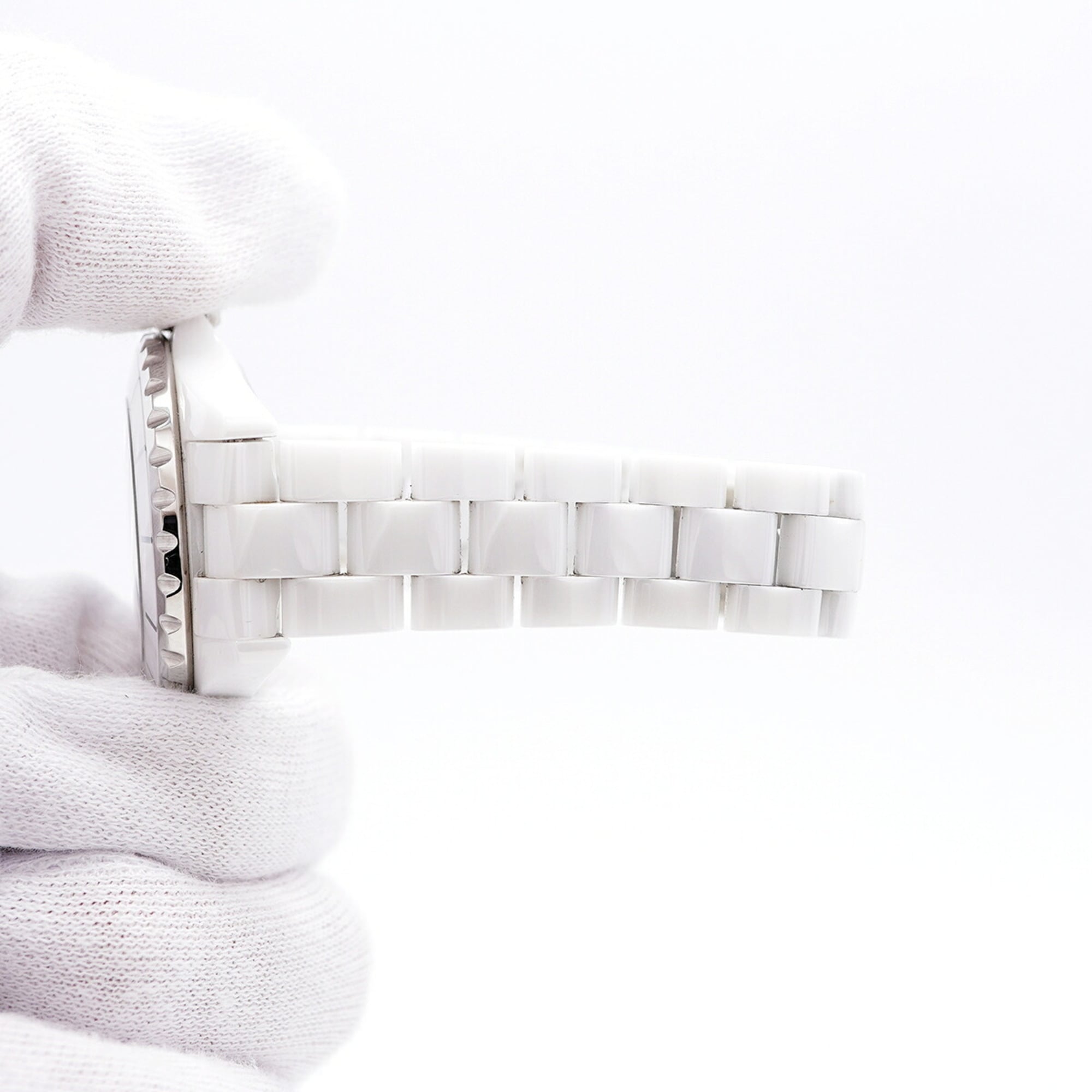 Chanel J12 8P Diamond H2422 White Dial 34mm Watch