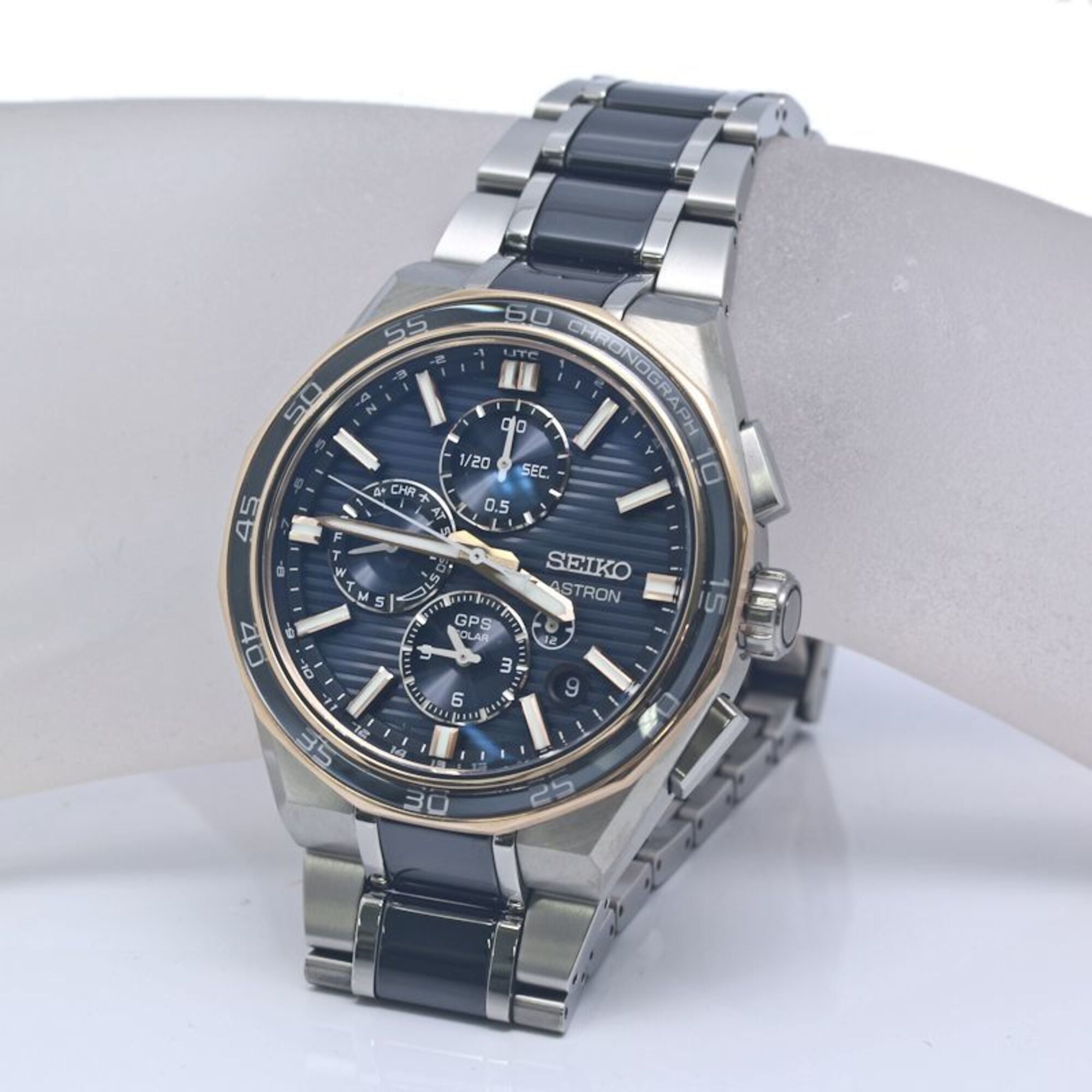 SEIKO Astron Nextar 2025 Limitierte Auflage SBXC180 5X83-0AR0-1 GPS-Solar-Funkuhr für Herren, Titan x Keramik, 40322