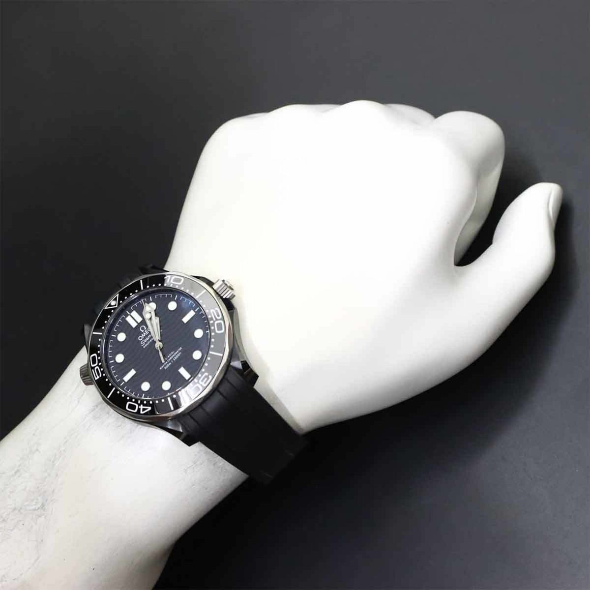 Omega Seamaster Diver 300 Co-Axial 210 92 44 20 01 001 Black Dial 44mm Watch