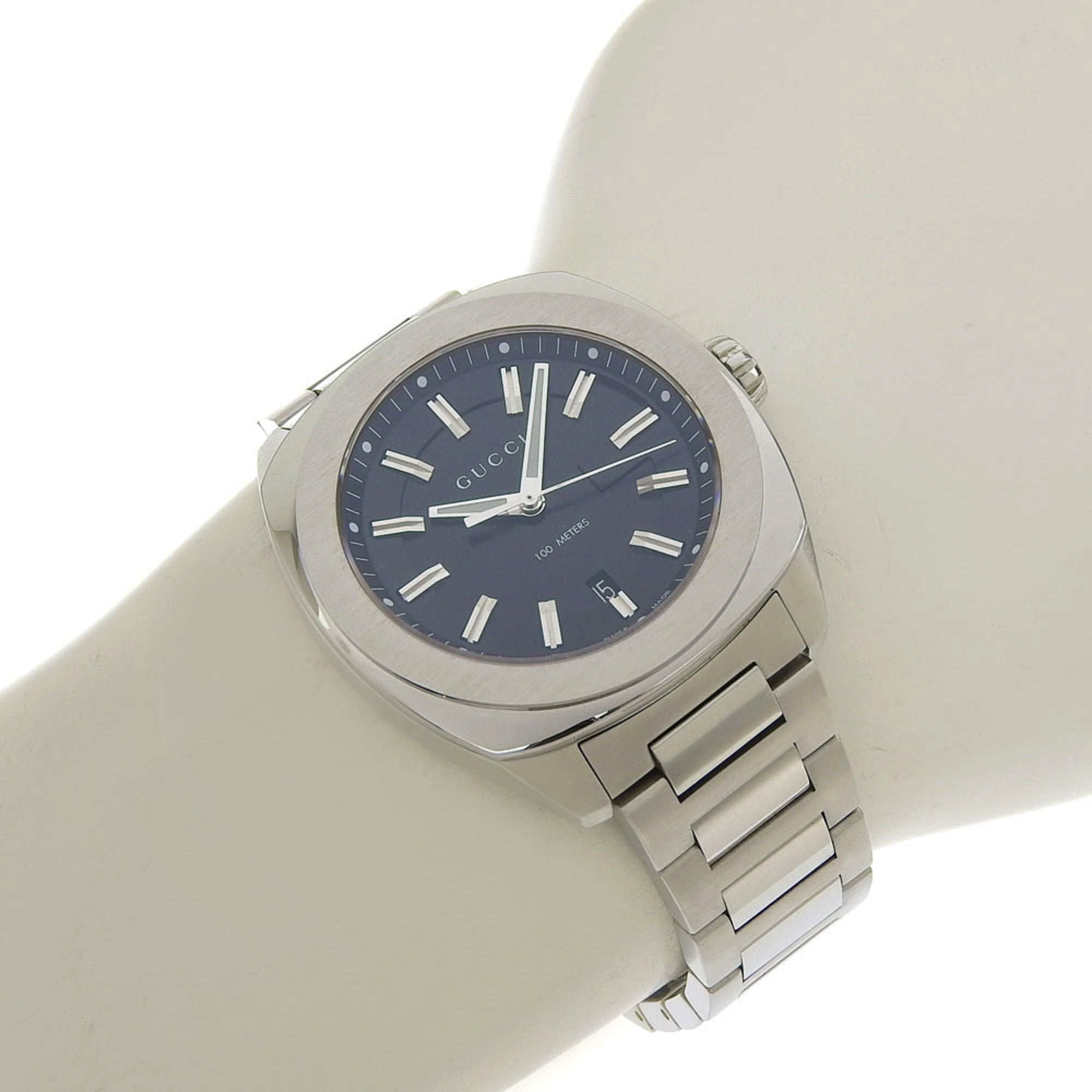Gucci Date 100 m YA142201 142 2 roestvrijstalen quartzhorloge met batterij en zwarte wijzerplaat, 43 mm, herenhorloge