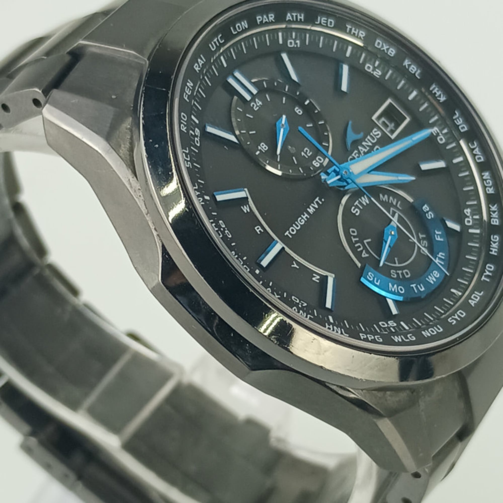 Montre analogique pour homme CASIO Oceanus OCWT2500B1AJF, cadran Noir et boîtier en titane