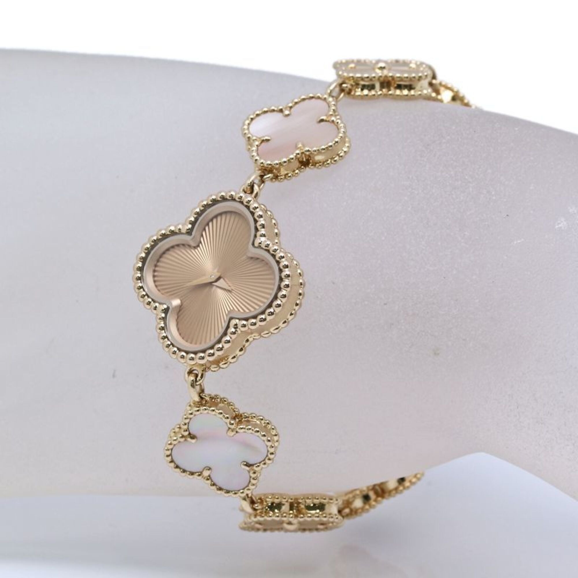 Van Cleef & Arpels Sweet Alhambra Guilloche VCARO90100 2386240 dameshorloge 18-karaats roségoud 40437