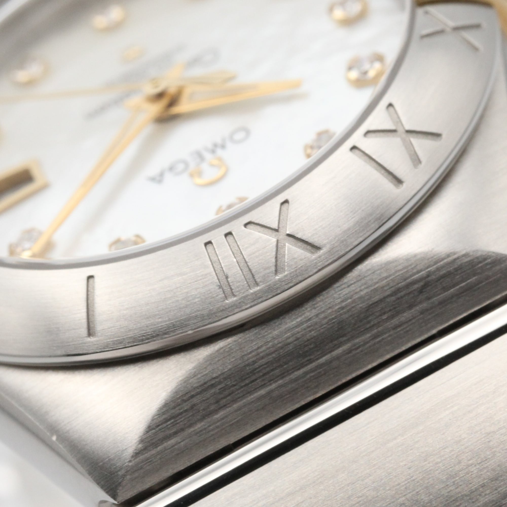 Omega Constellation 18K yellow gold stainless steel wo white dial with mother-of-pearl case model number 123.20.31.20.55.004