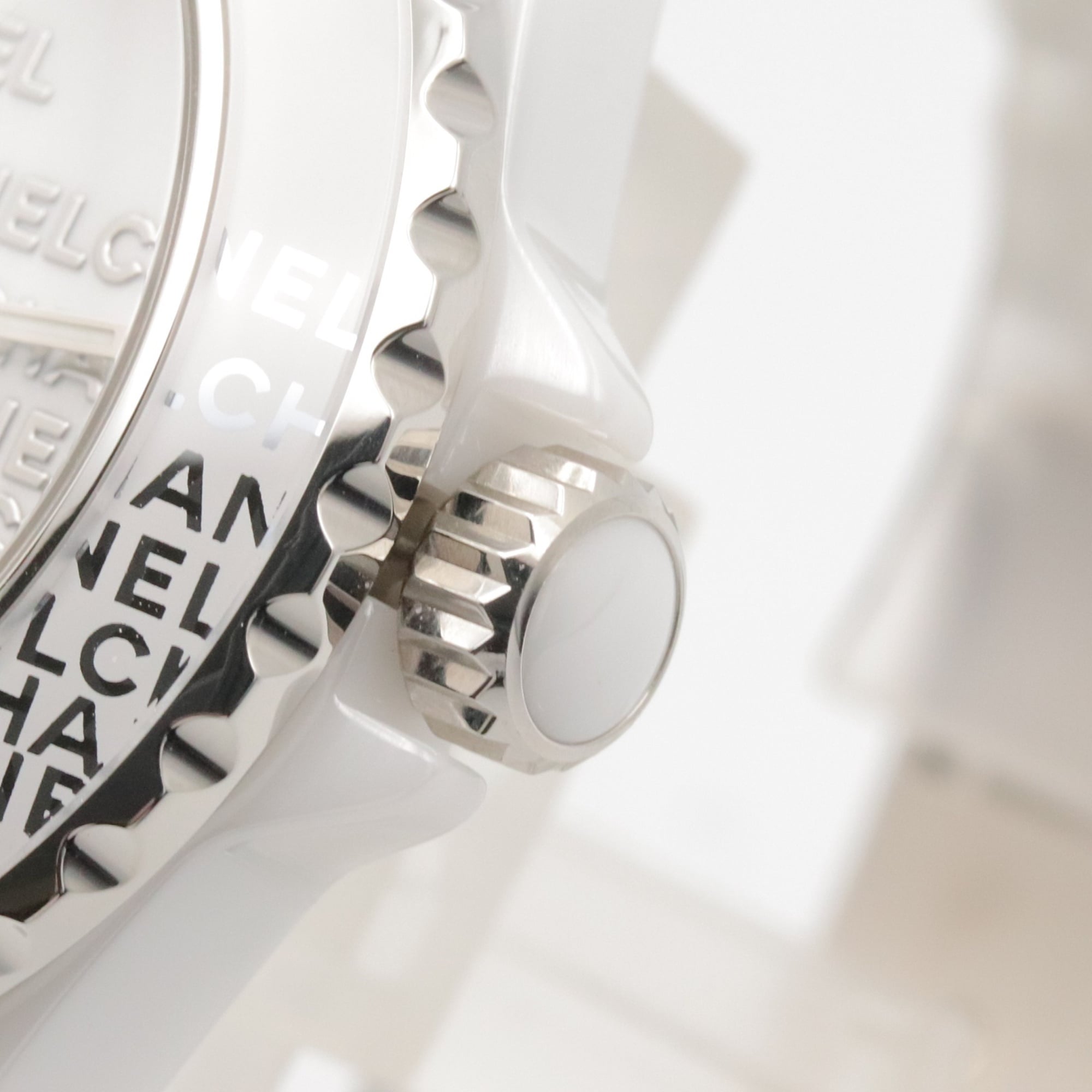 Chanel J12 H7419 White Dial Ceramic 33mm Watch