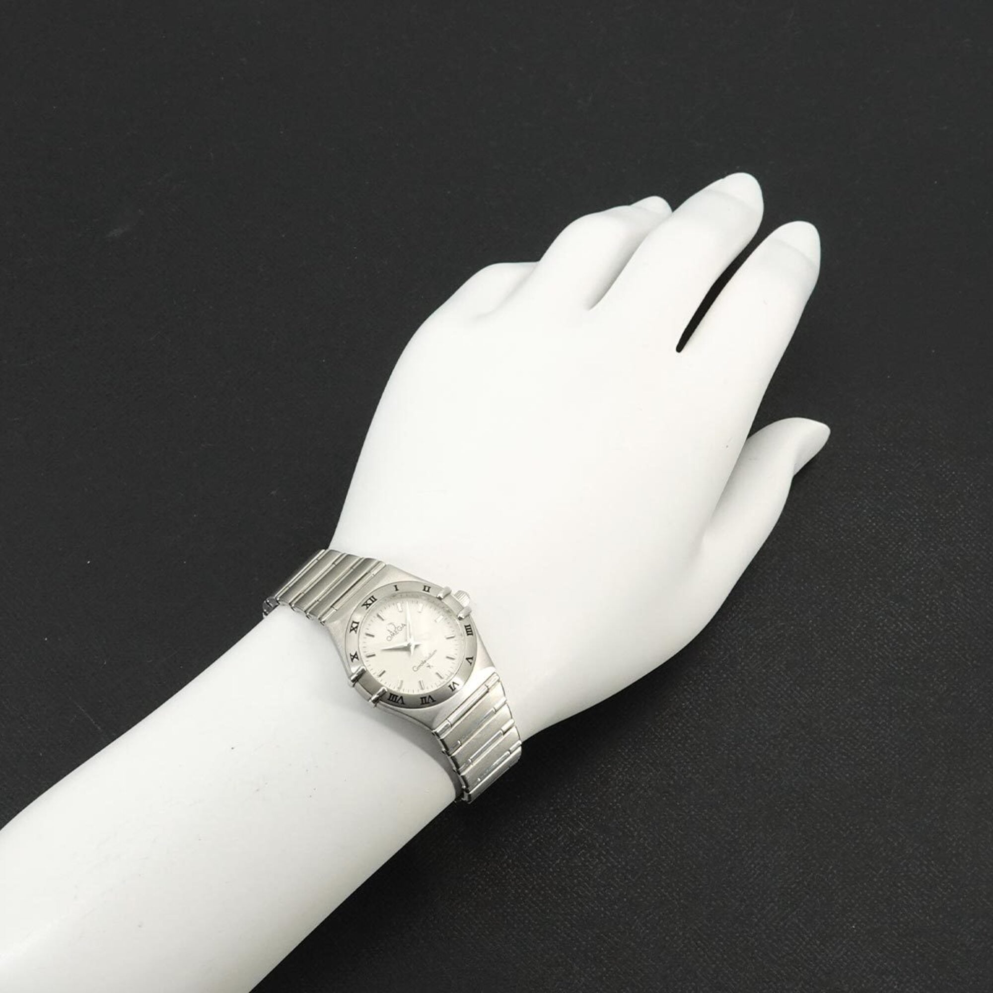 Omega Constellation 1572 30 Ladies' Watch, Silver, Quartz Watch