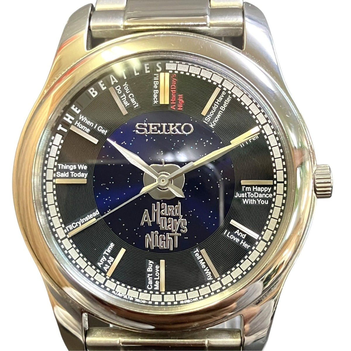 Seiko 7N01-HEZ0 horloge met zwarte wijzerplaat, 35 mm