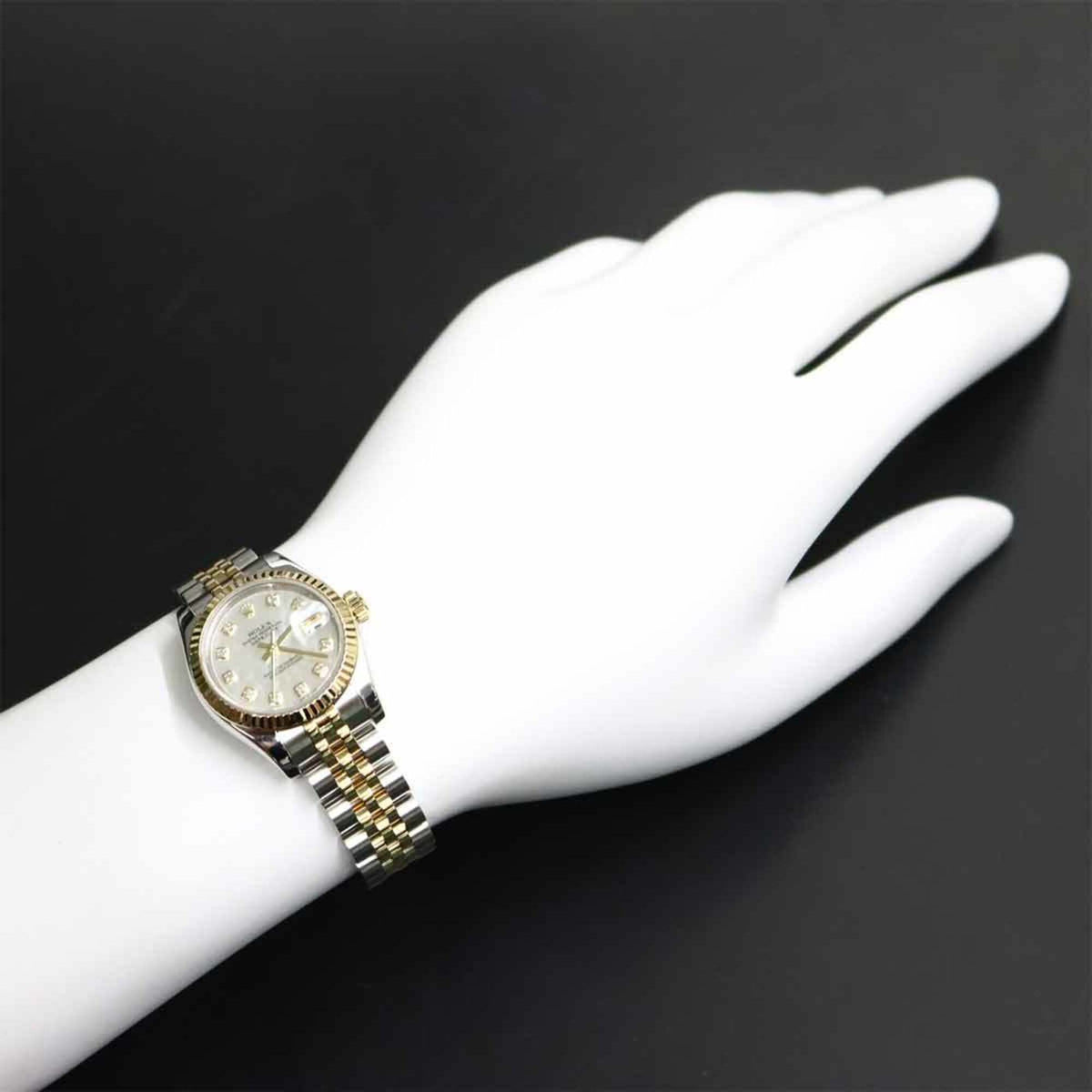 Montre Rolex Datejust 179173NG Blanc avec cadran « shell » de 26 mm