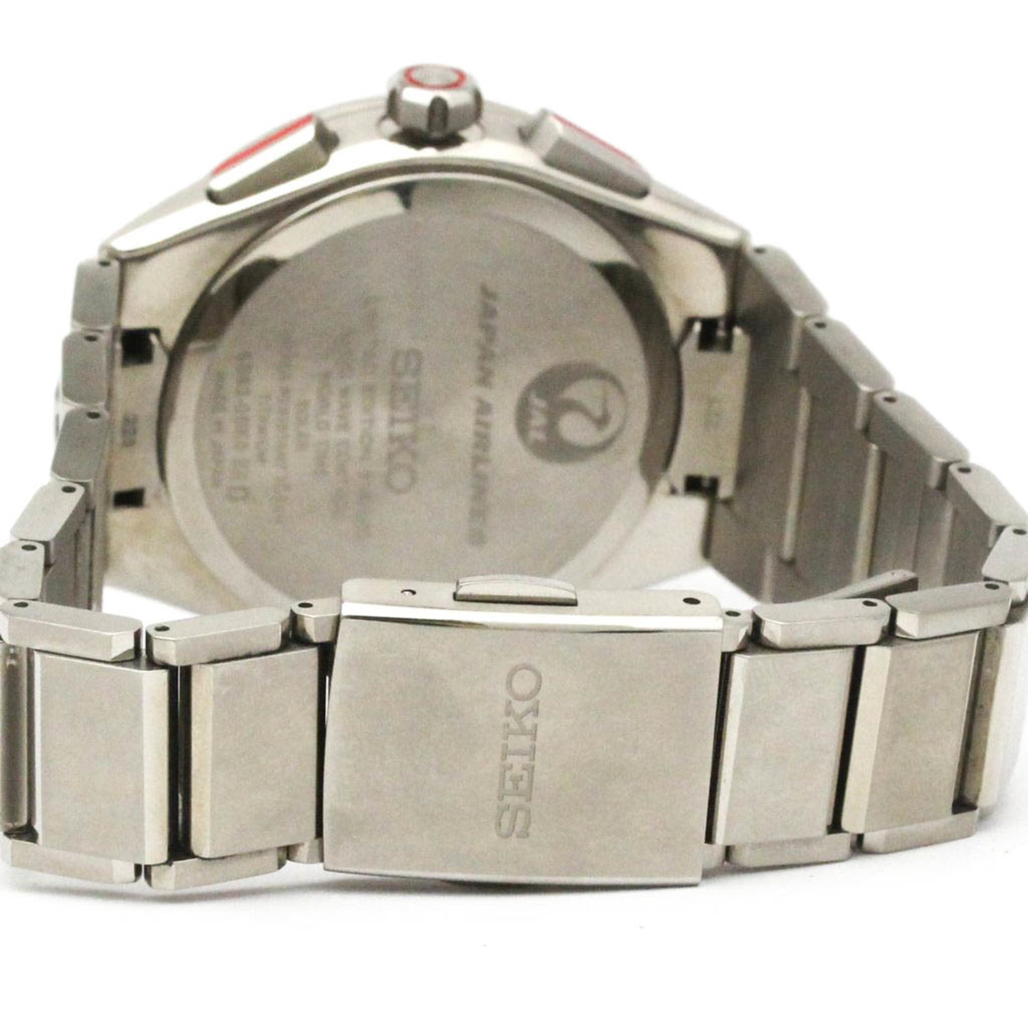 Montre pour homme SEIKO Astron en titane, édition 70e anniversaire de la JAL, à énergie solaire et à radio-pilotage, modèle SBXY075 (8B63-0BK0)