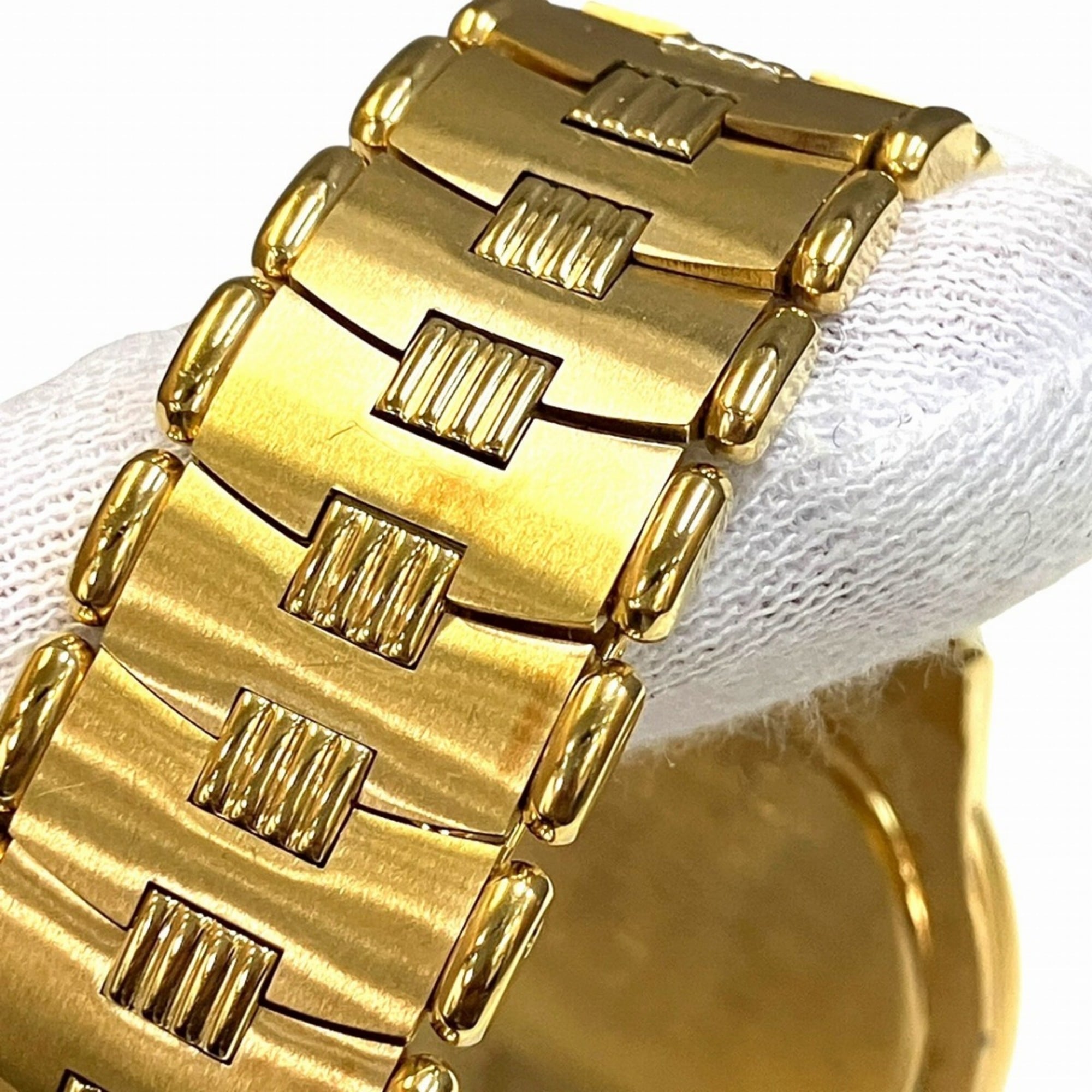 Montre Christian Dior Phase De La Lune et triple calendrier, poids total : 70,6 g, finition plaquée or (GP), mouvement Quartz, cadran Blanc, référence 61.271