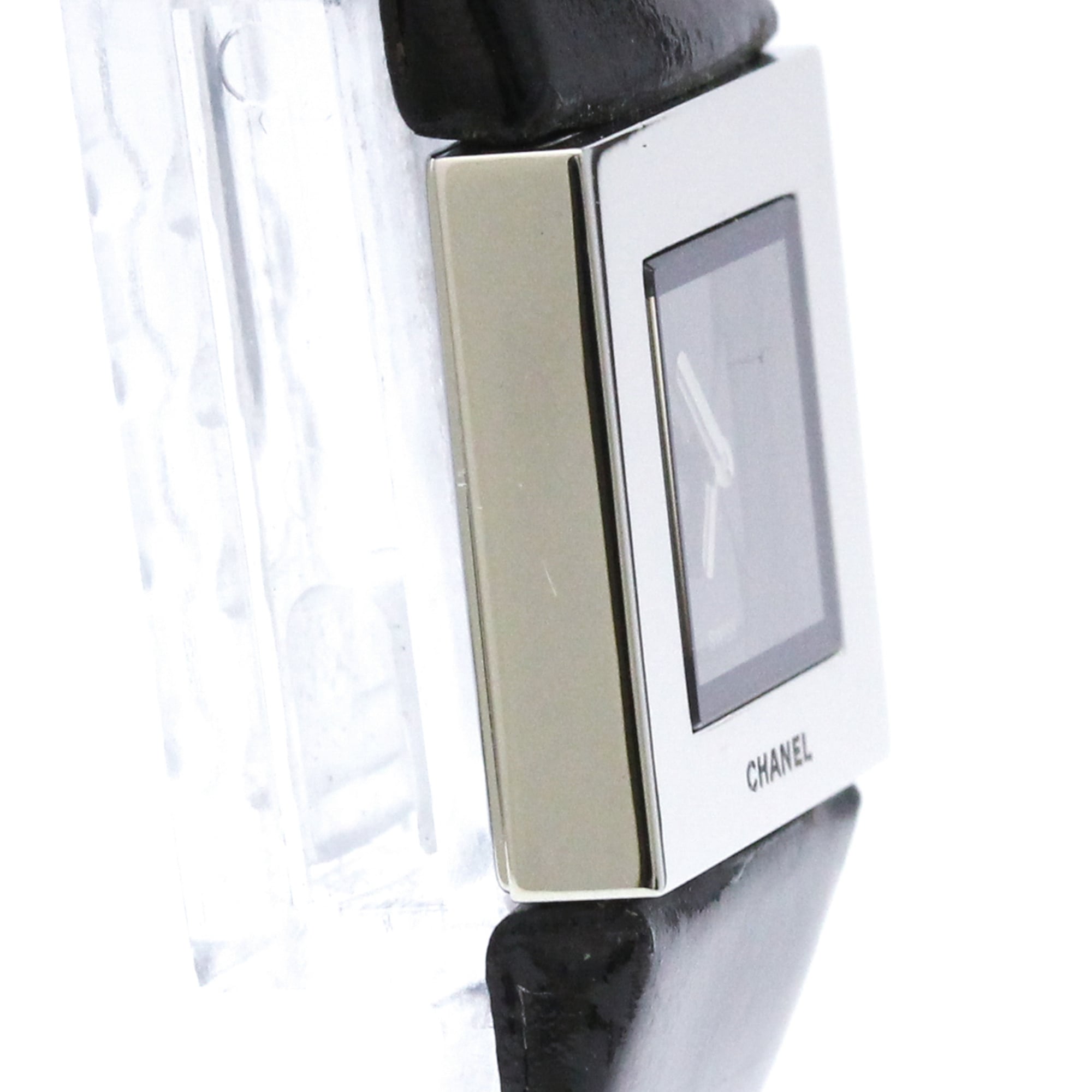 Montre CHANEL Matelassé en cuir et acier Quartz pour femme H0116