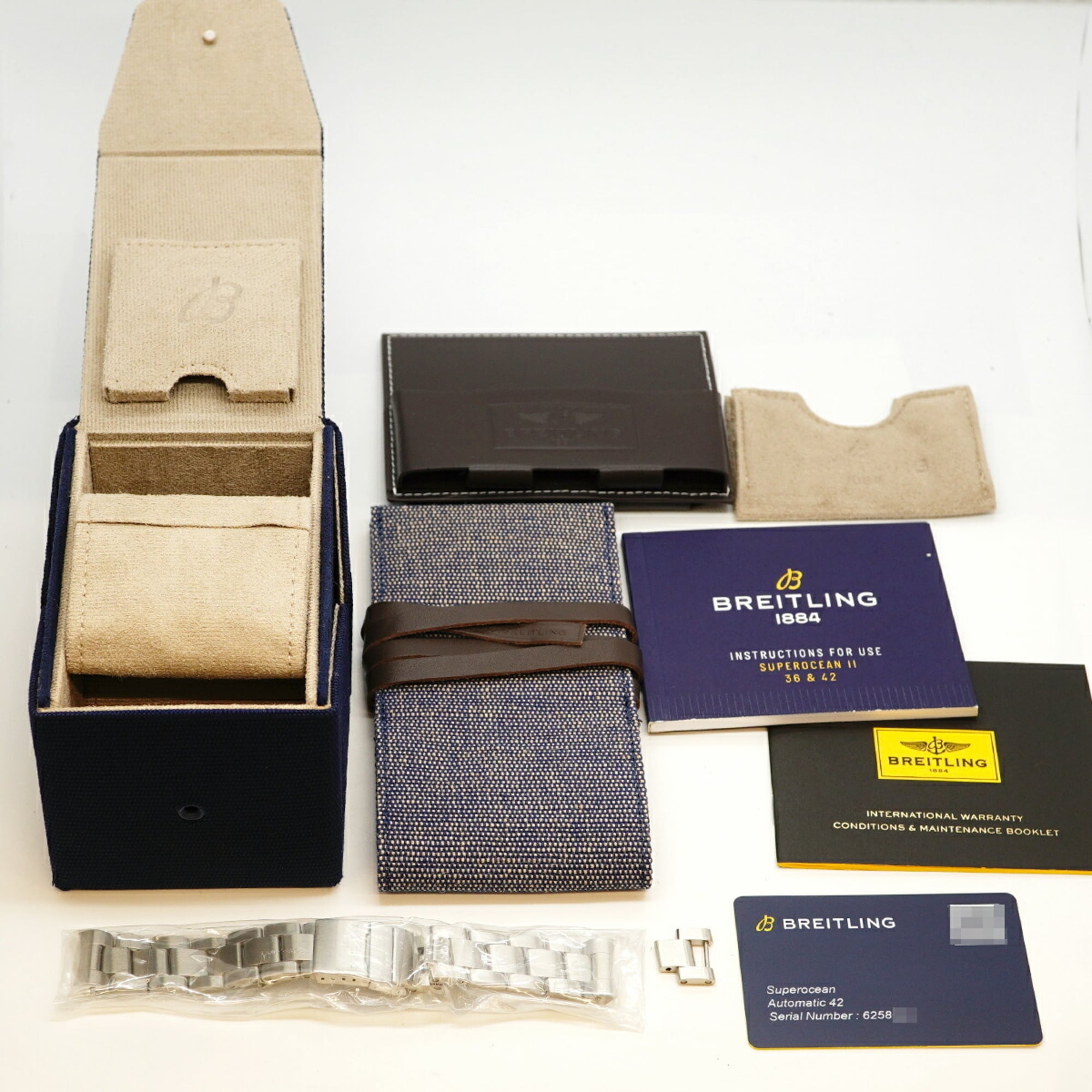 Breitling Superocean Automatic 42 A17366 herenhorloge met witte wijzerplaat