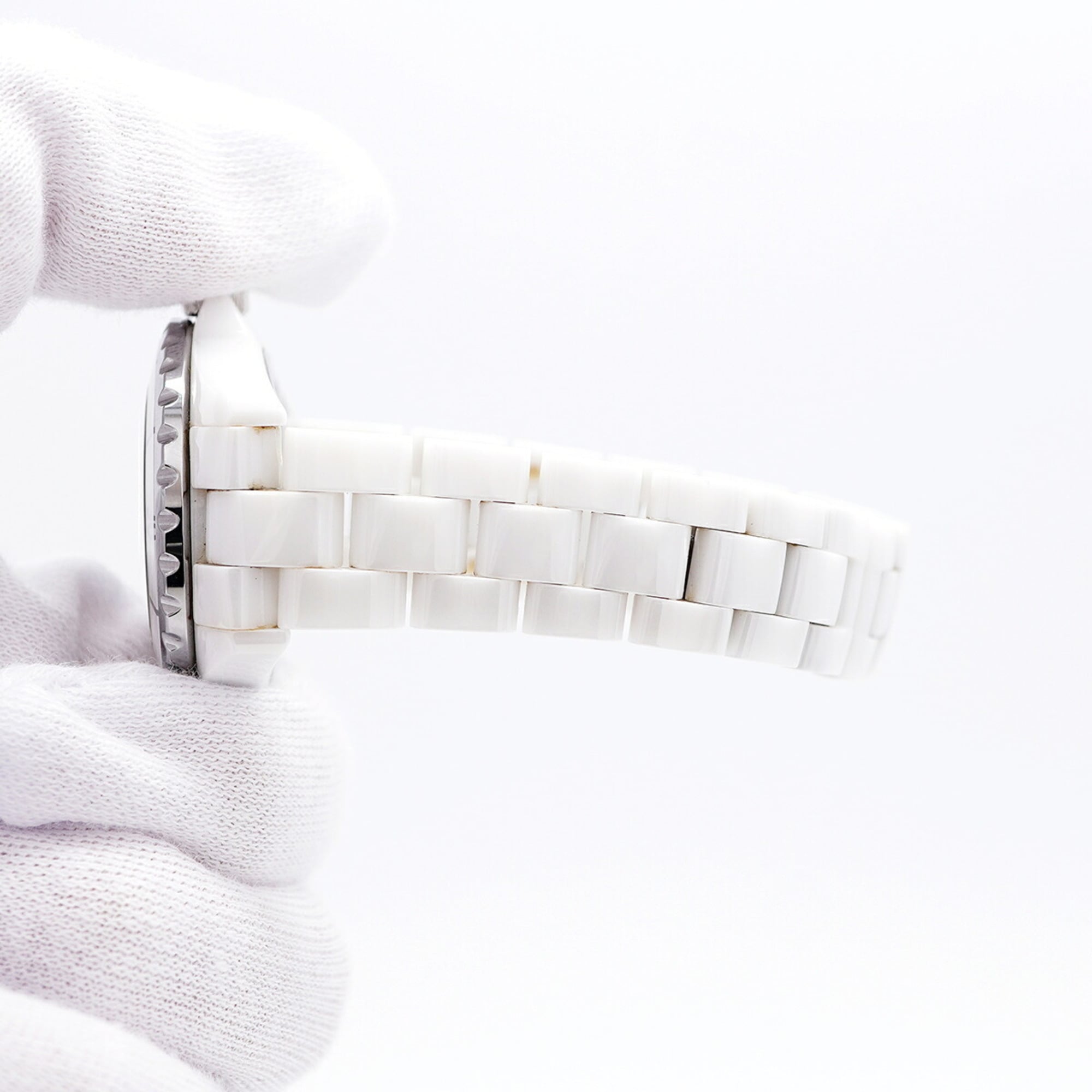 Chanel J12 Diamond H1628 White Dial 33mm Watch
