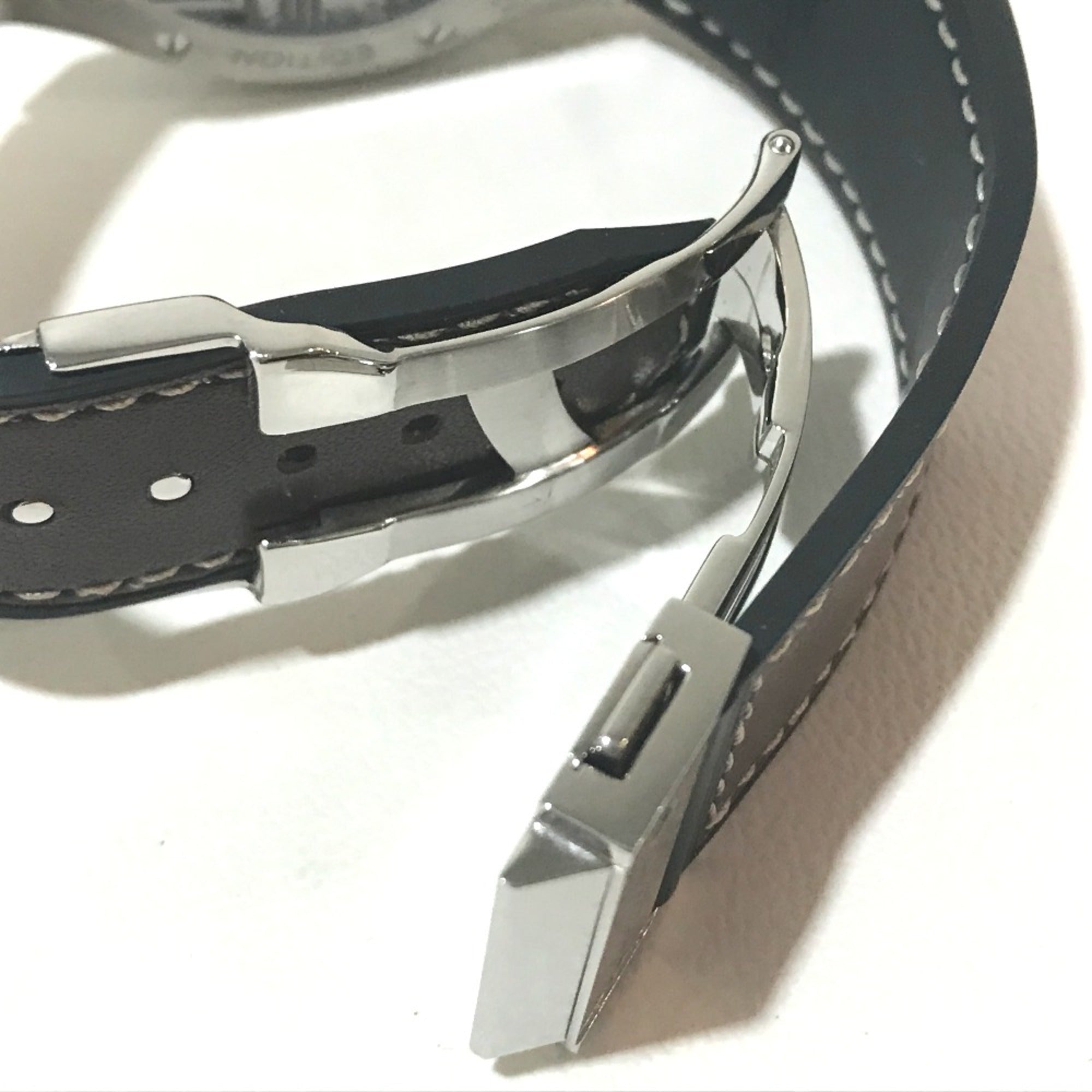 Hublot 521.NC.0589.VR.OPX14 Forbidden X Automatique avec coffret en forme de boîte à cigares, montre-bracelet avec bracelet argenté Brun