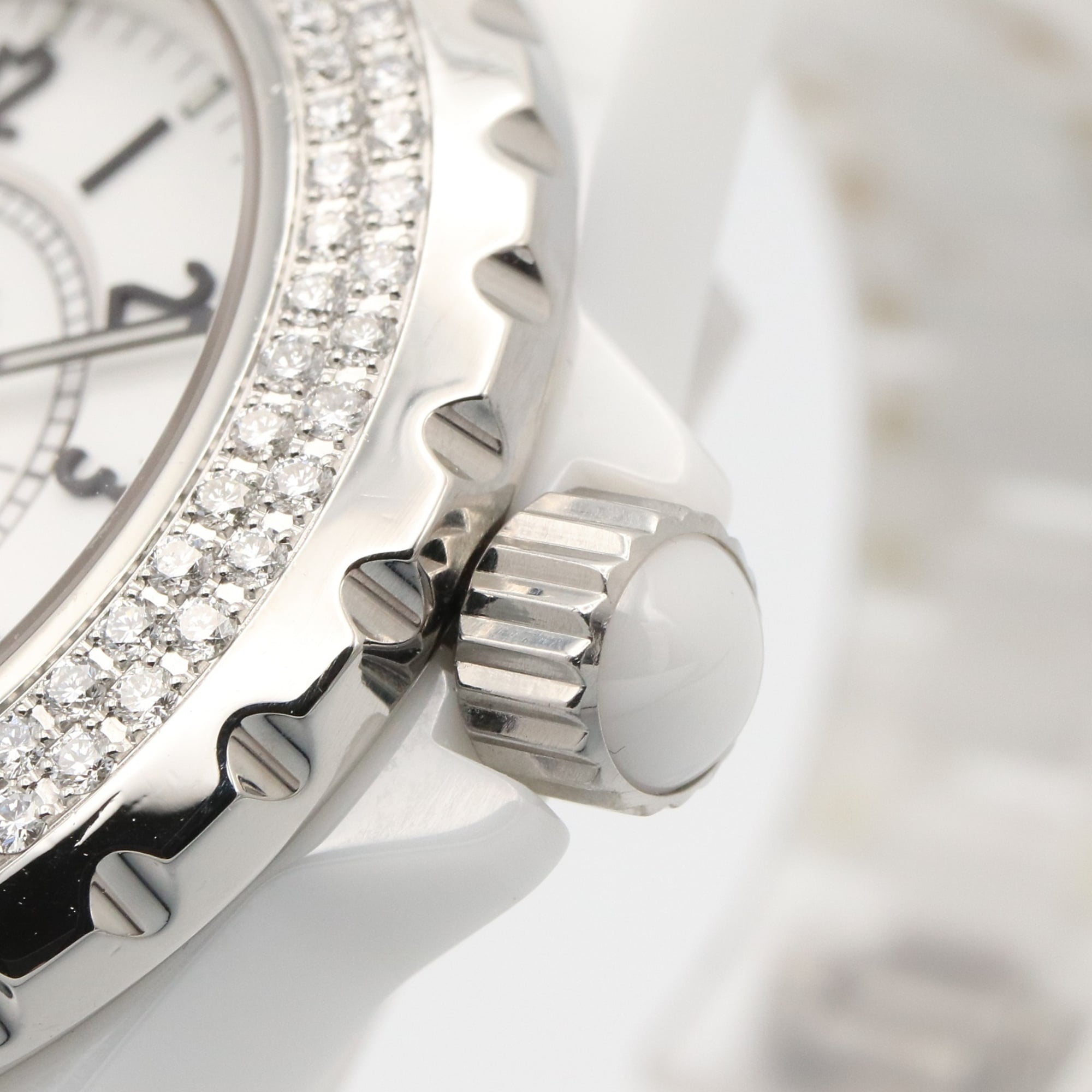 Chanel J12 H0967 White Dial Ceramic 33mm Watch