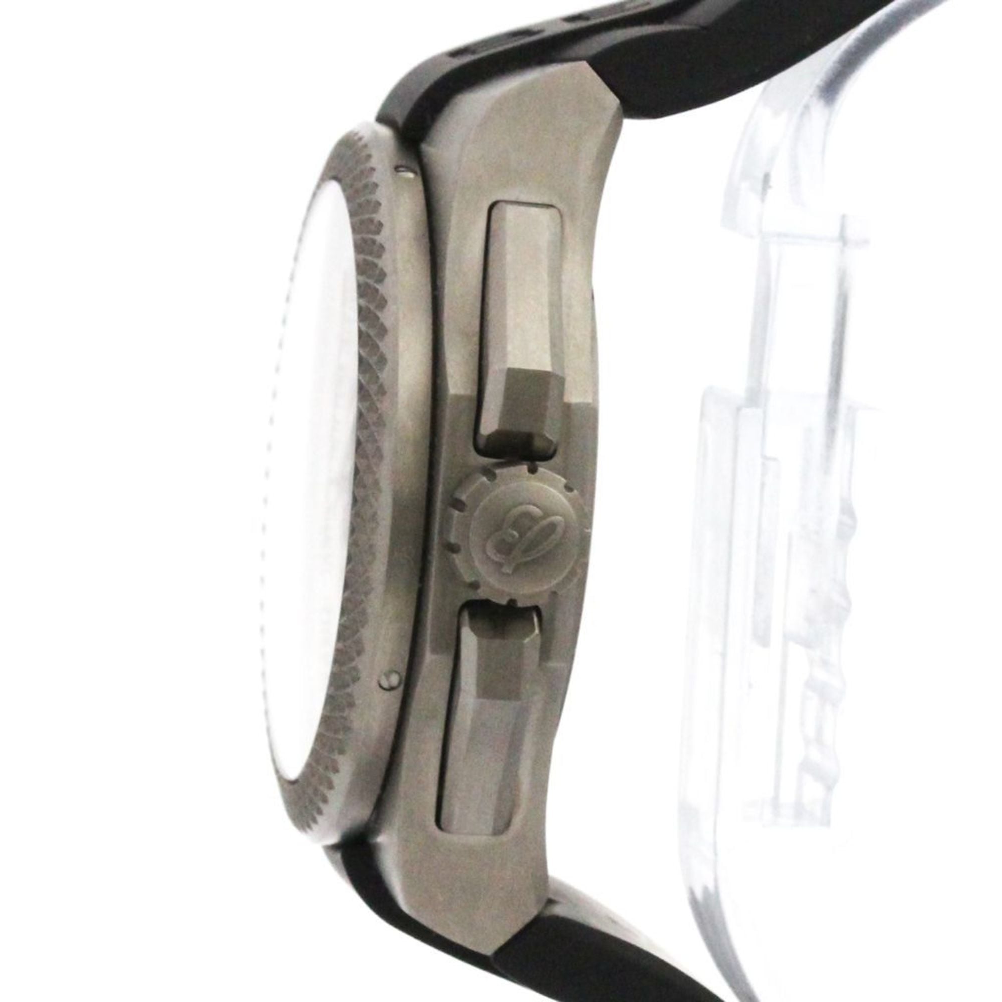 BREITLING Bentley GMT Herrenuhr aus leichtem Titan EB0433