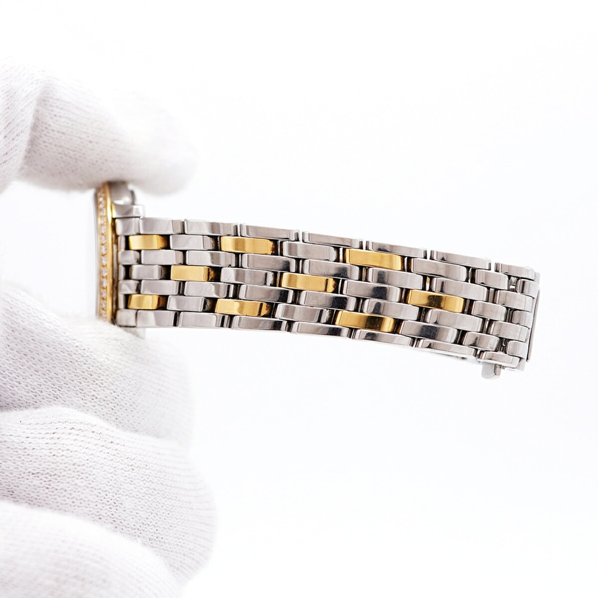 Montre Omega De Ville Prestige à lunette sertie de diamants 413.25.27.60.08.001, cadran doré, 27 mm
