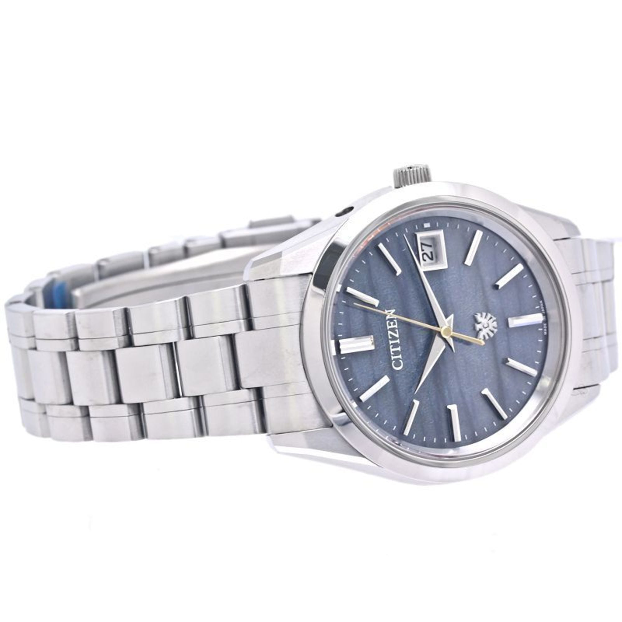 CITIZEN The Citizen AQ4100-65L herenhorloge van titanium met zonne-energie en een met indigo geverfde washi-wijzerplaat (40289)