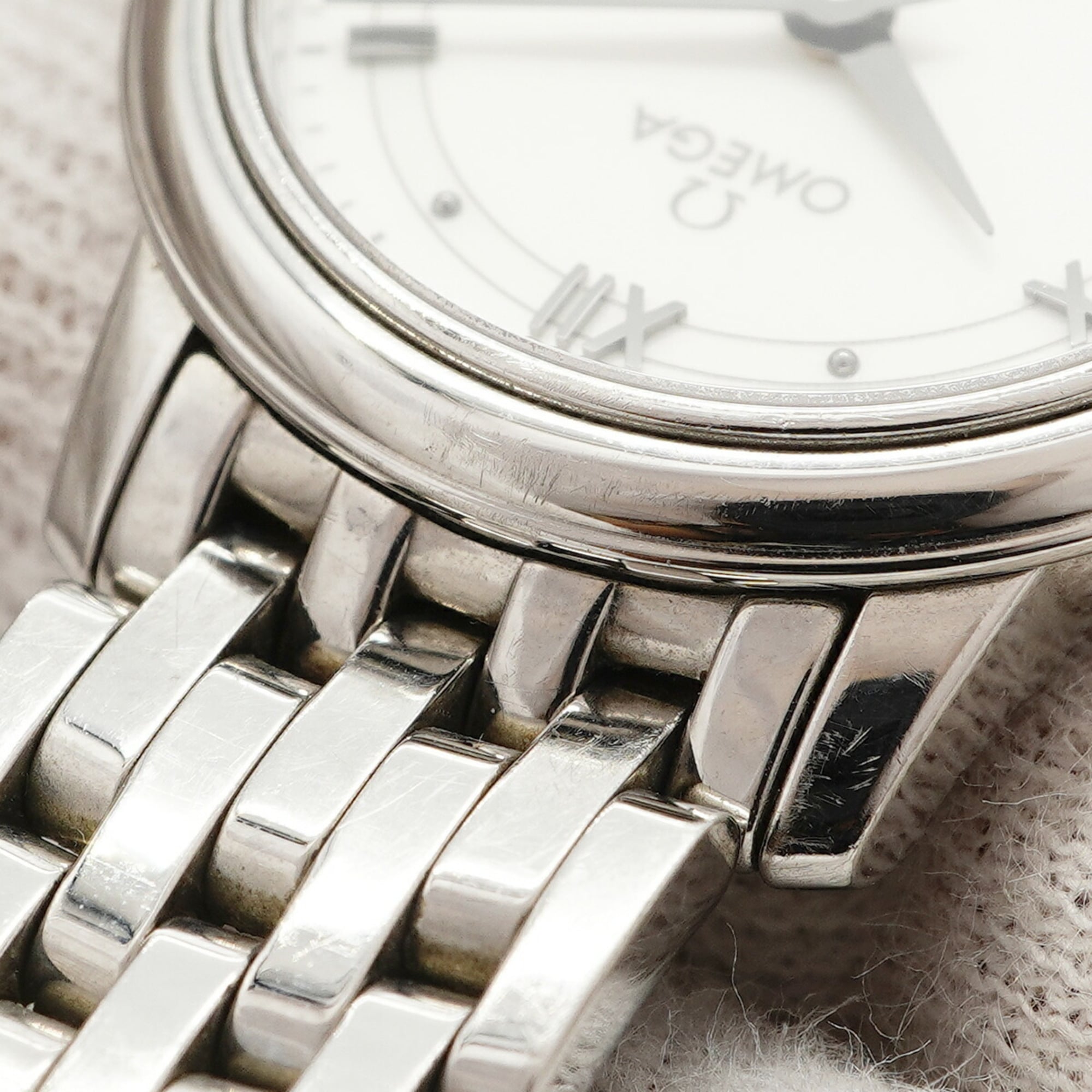 Omega De Ville 424.10.27.60.04.001 Damenuhr mit Weiß Zifferblatt