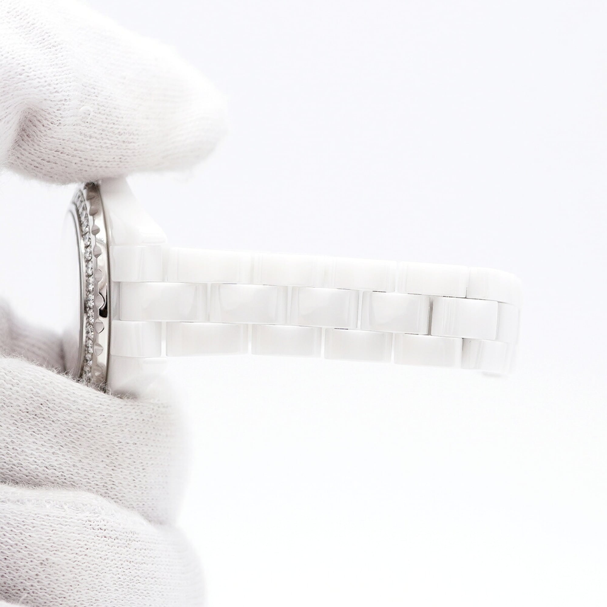 Chanel J12 Diamond H2572 White Dial 28mm Watch