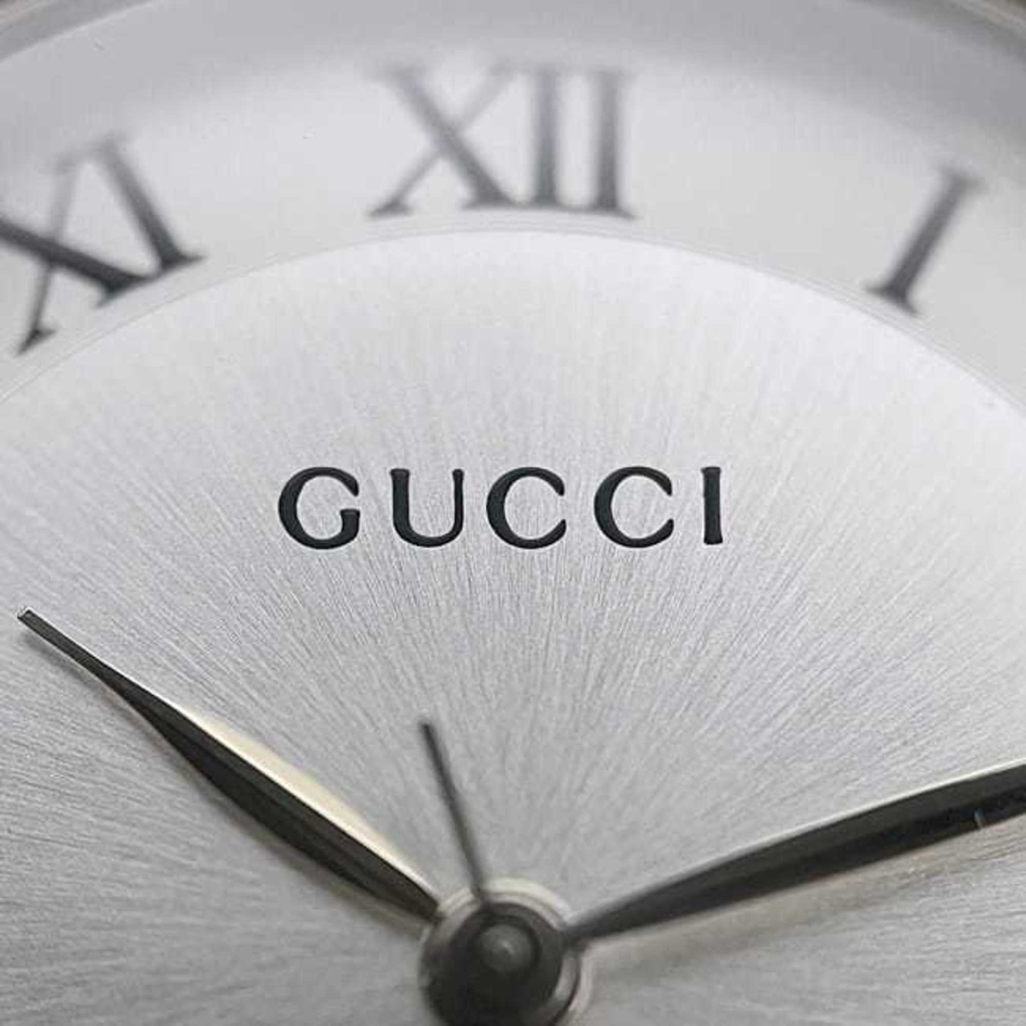 Gucci 5500M Horloge f-24297 Zilverwit YA055305 Herenhorloge van roestvrij staal, kwarts 0163*** GUCCI, werkt op batterijen, analoge wijzerplaat met datum