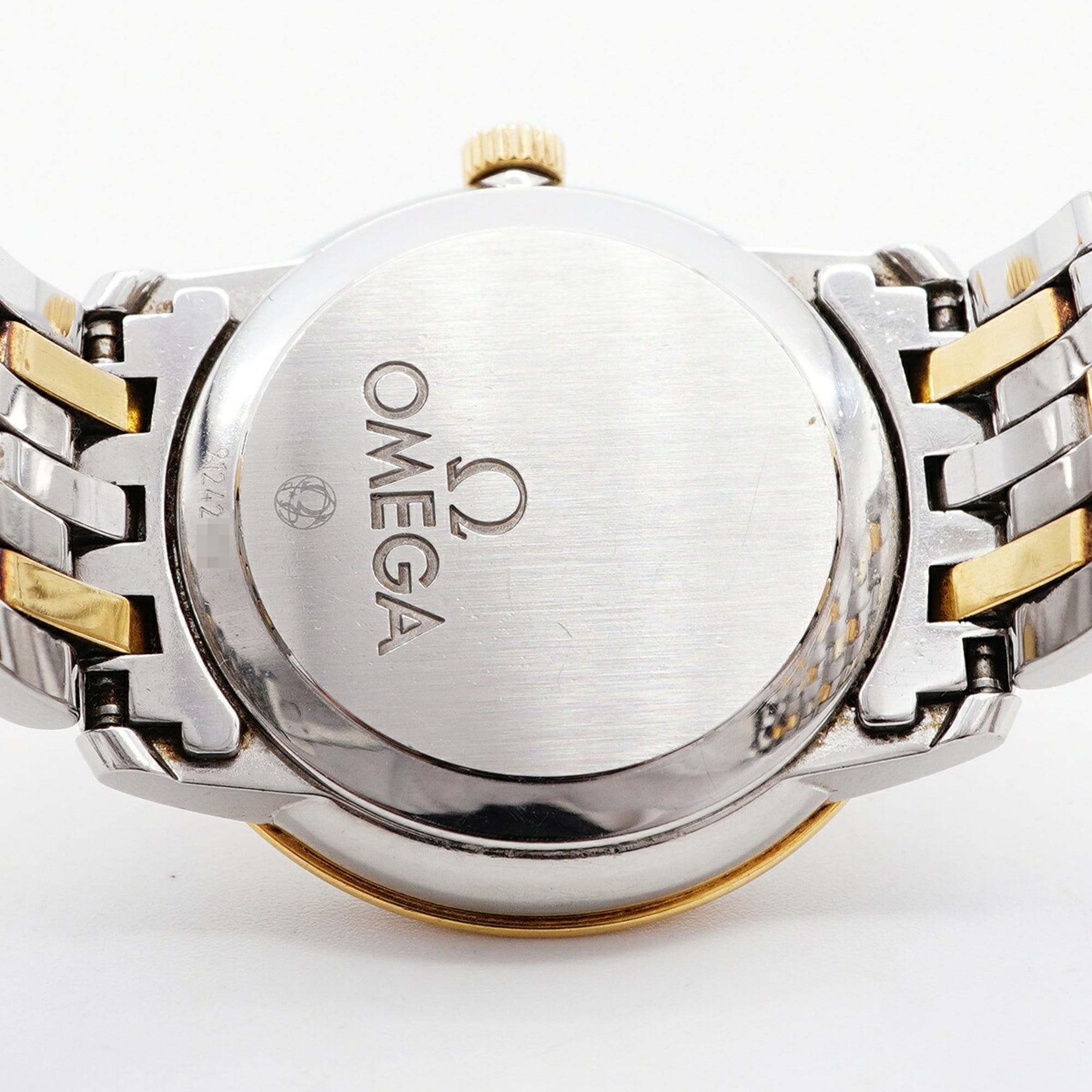 Montre Omega De Ville Prestige à lunette sertie de diamants 413.25.27.60.08.001, cadran doré, 27 mm