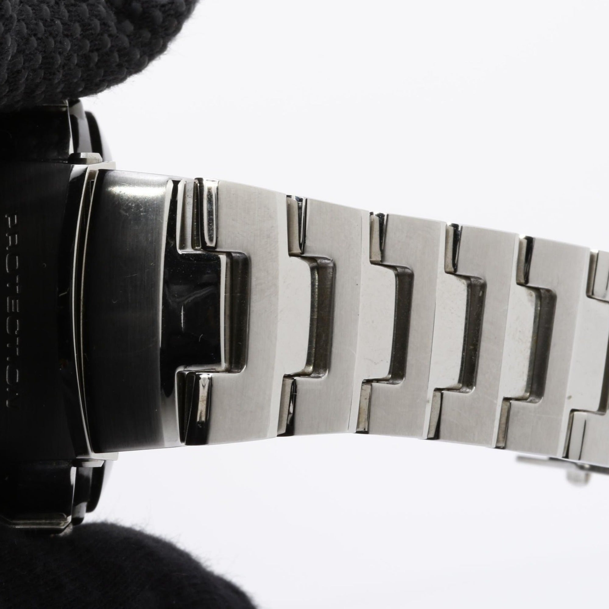 Montre Pour Hommes CASIO G-SHOCK FULL METAL série AW500, modèle AWM500D1A8JF, en acier inoxydable argenté
