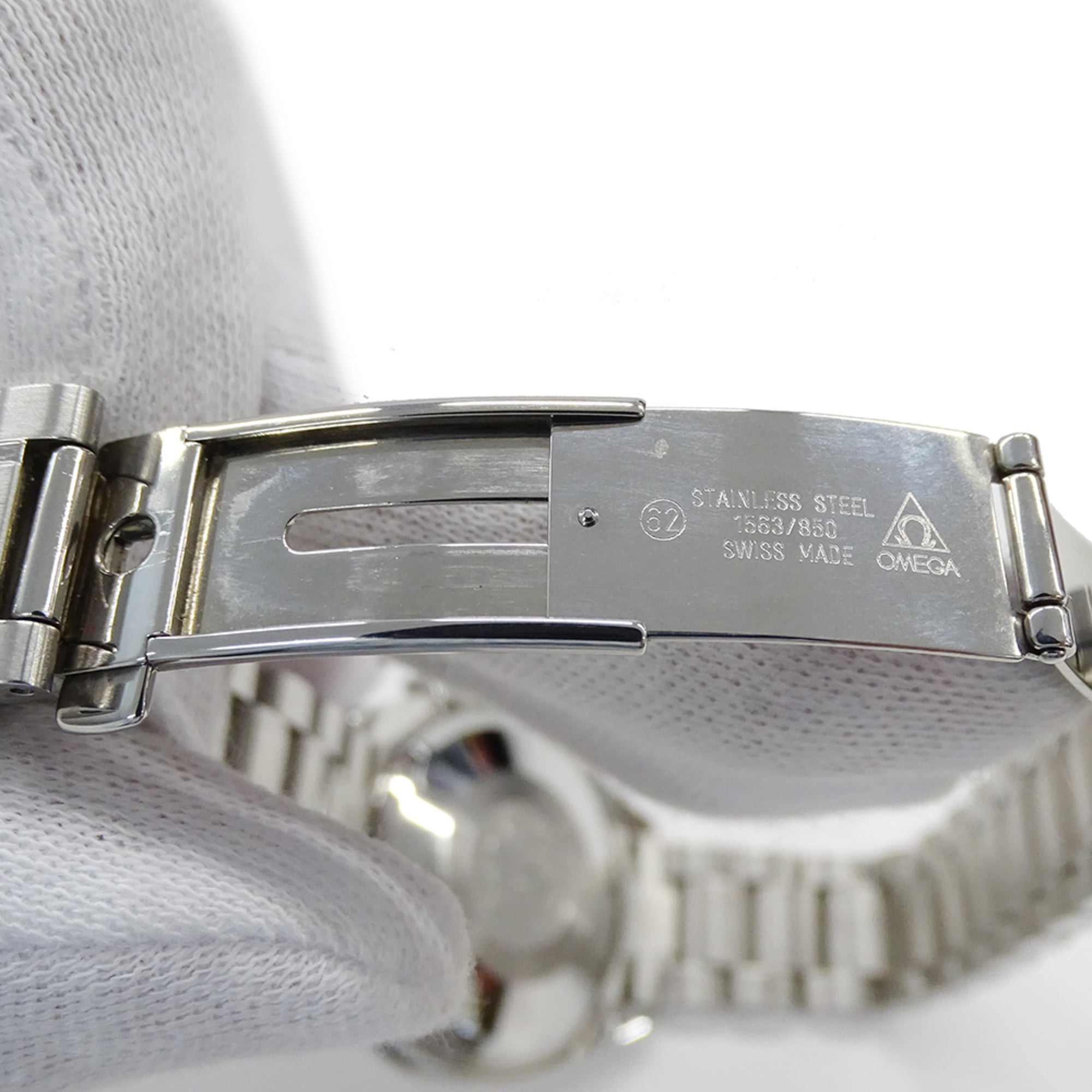 Omega Speedmaster Triple Calendar Day Datum