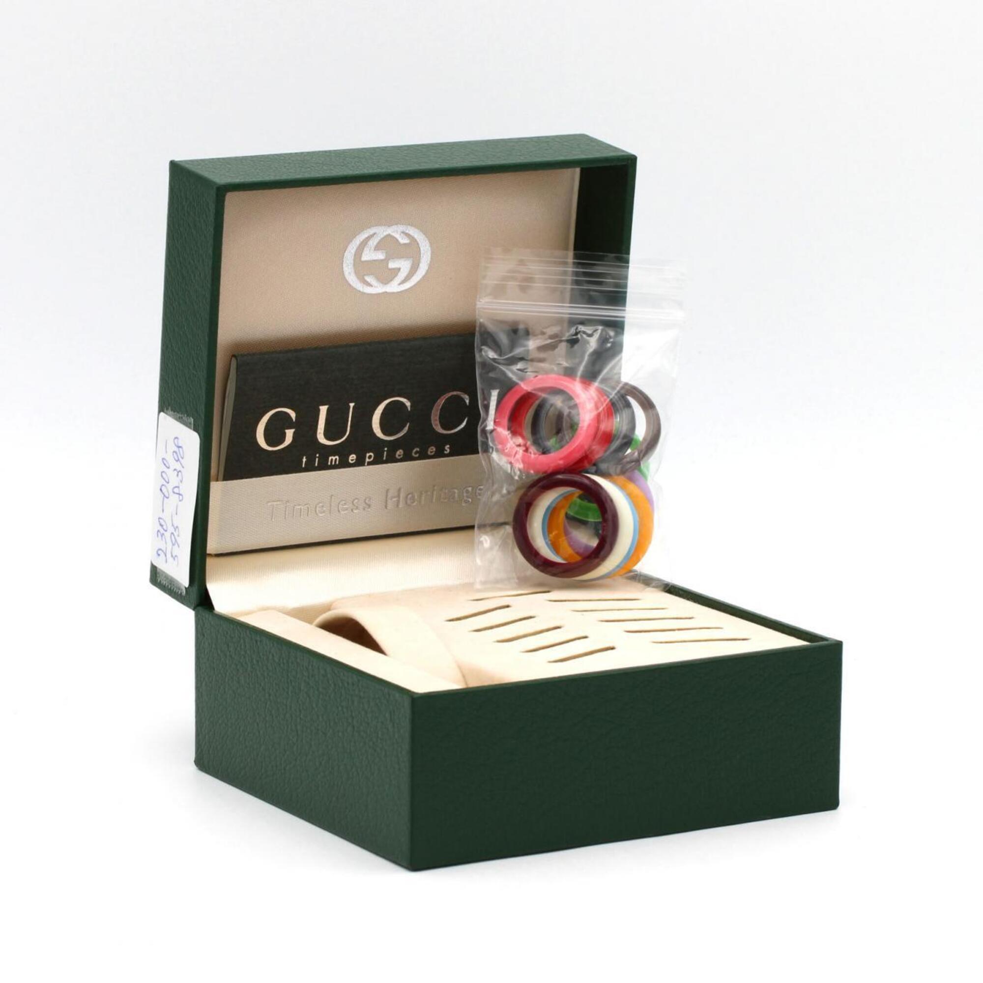 Gucci Change Ring 11/12.2 White Dial 26mm Watch